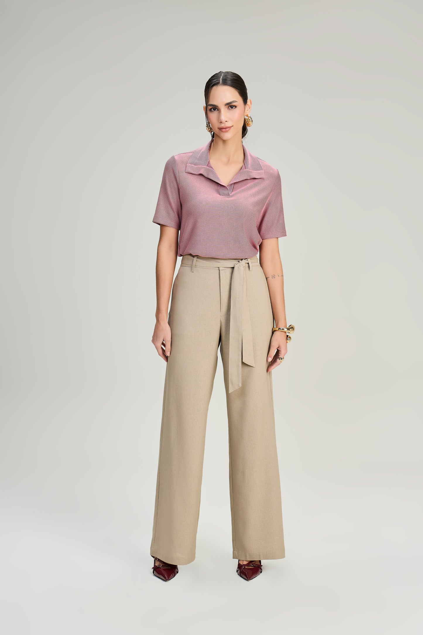 calça viscose pantalona cintura intermediária com faixa