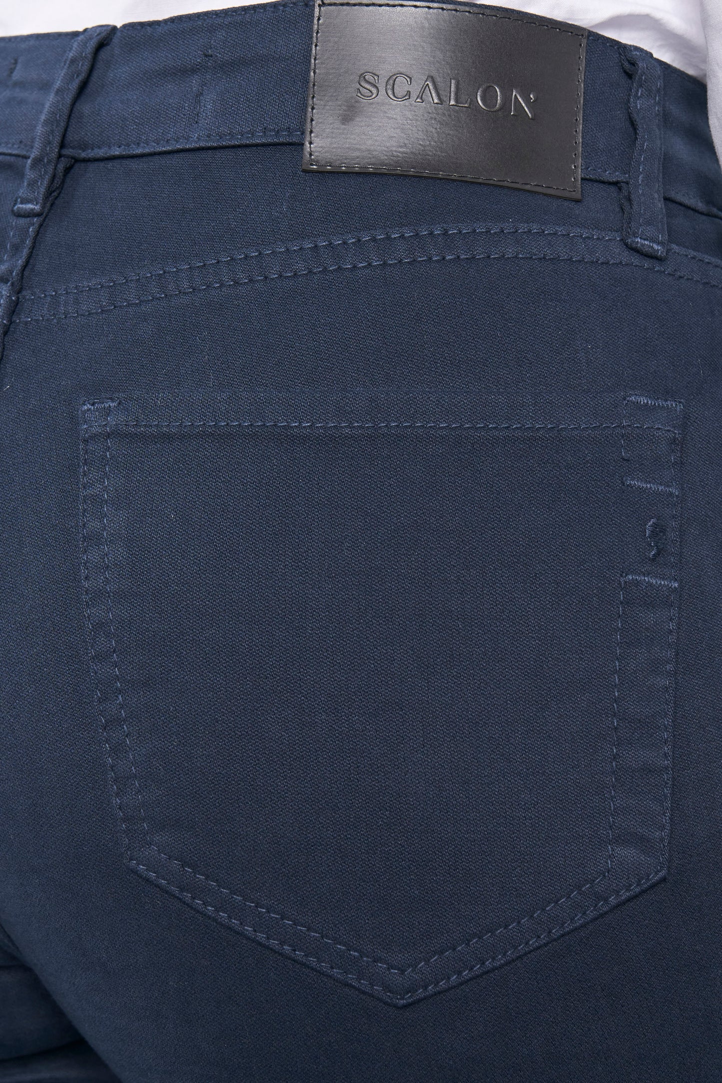 calça malha color boot cut cintura intermediária com bordado
