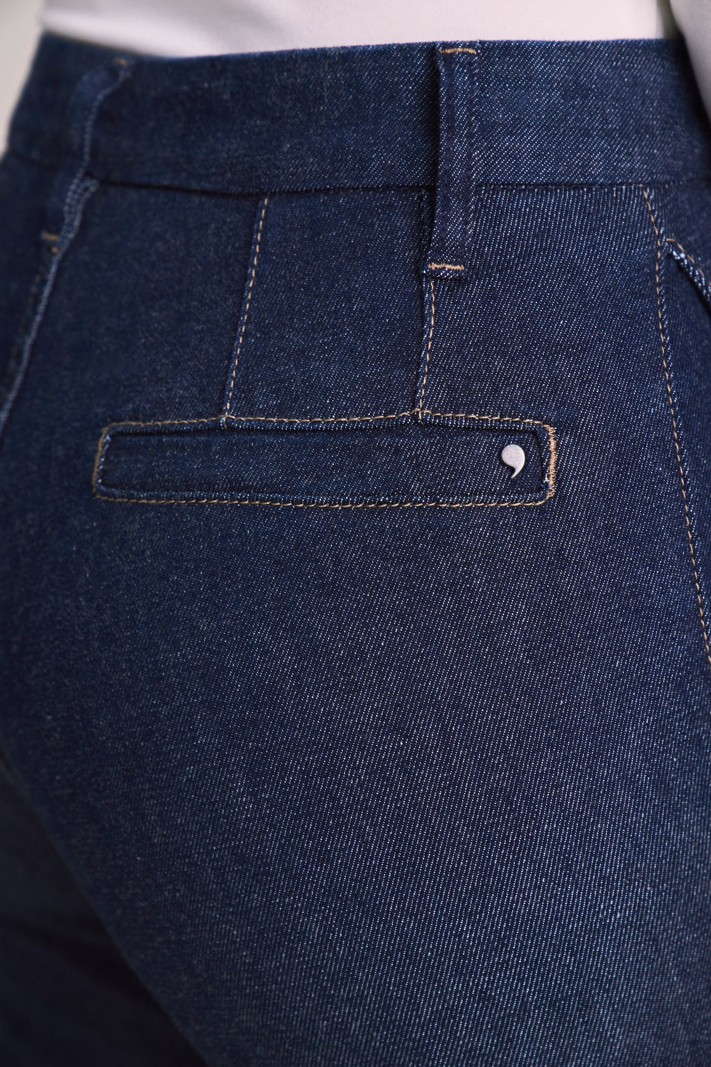 calça jeans flare cinturaintermediária alfaiataria