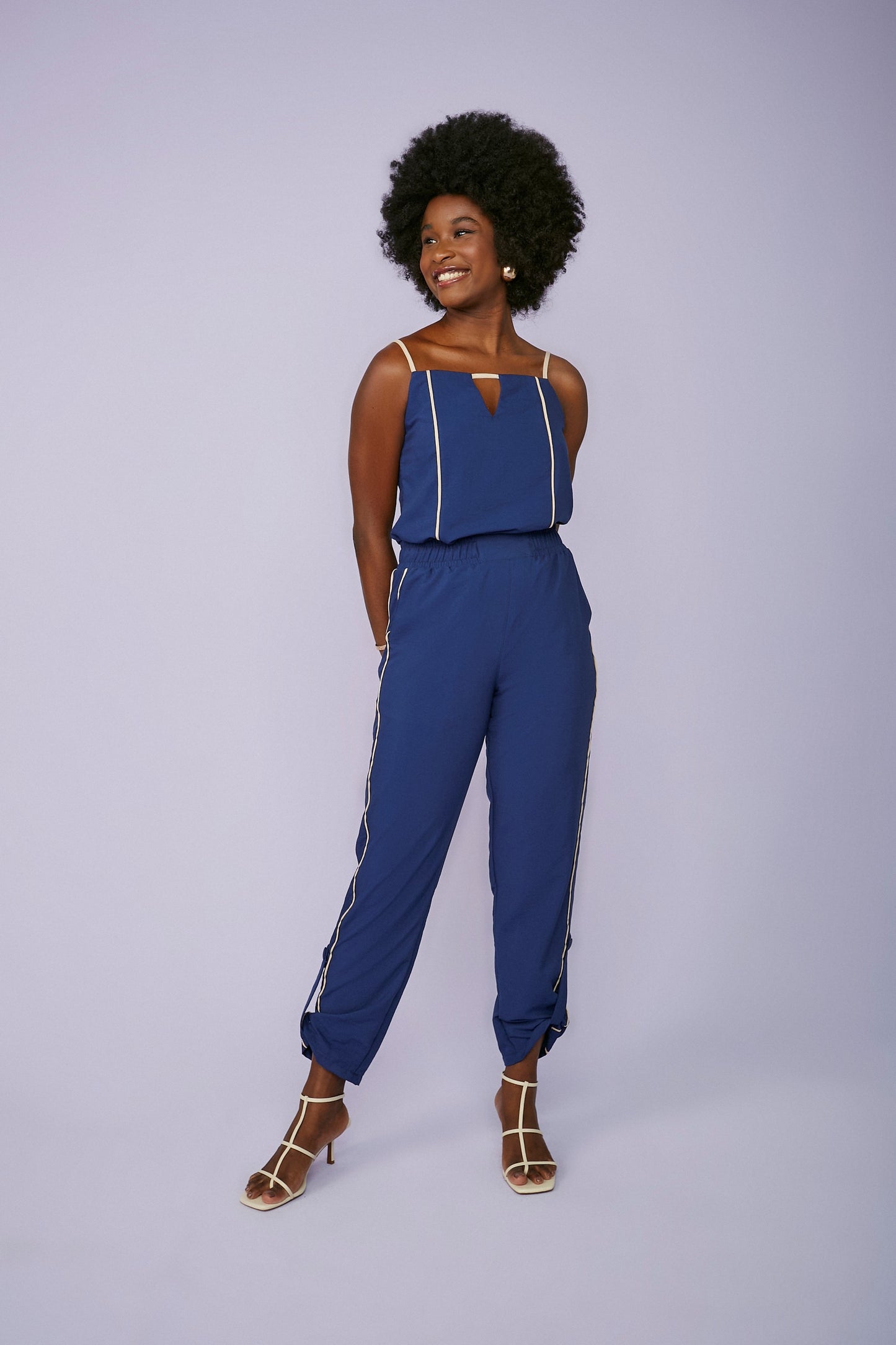 calça tactel reta cintura intermediária com detalhe bicolor