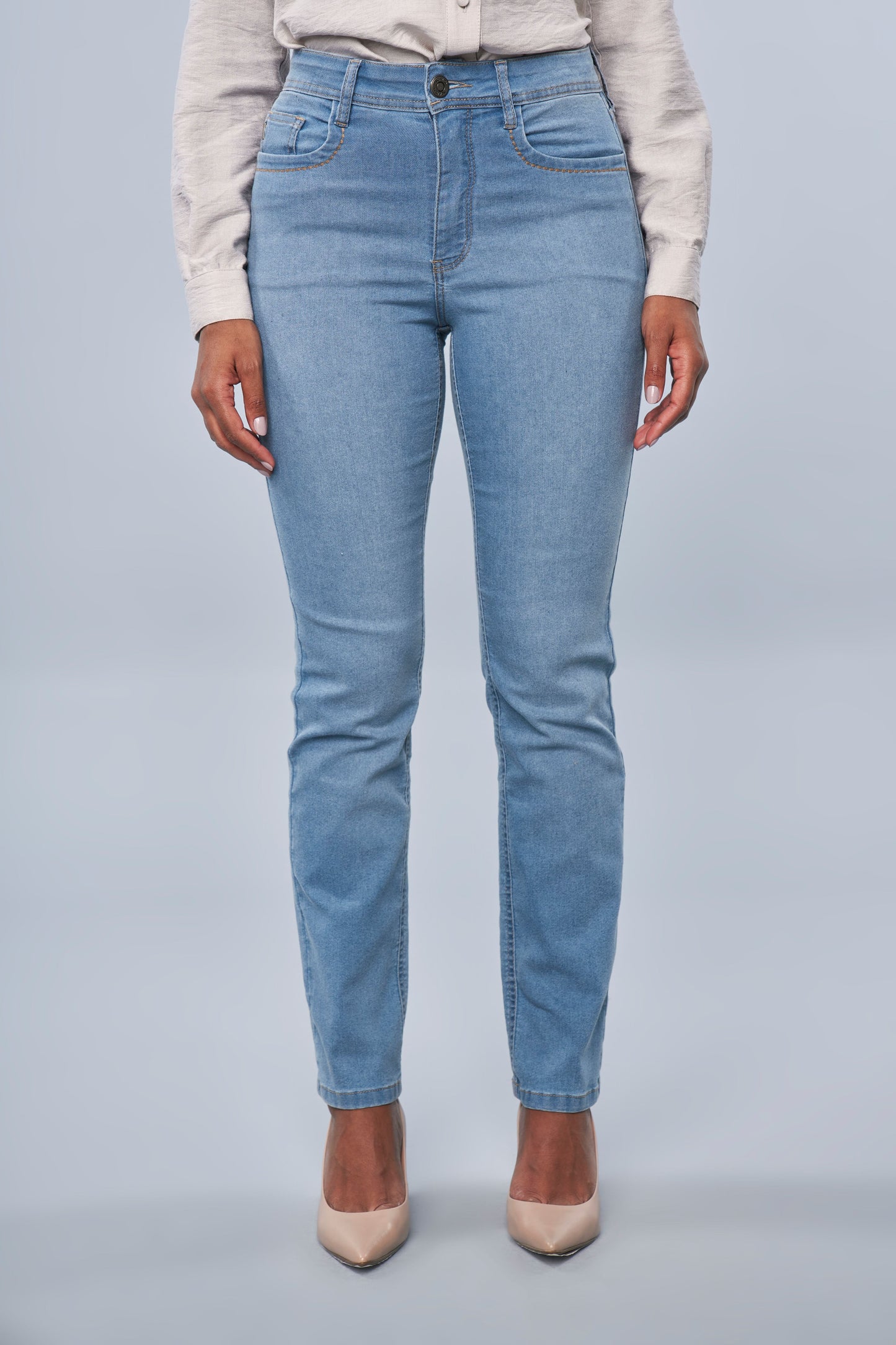 calça jeans reta cintura intermediária com ponto palito