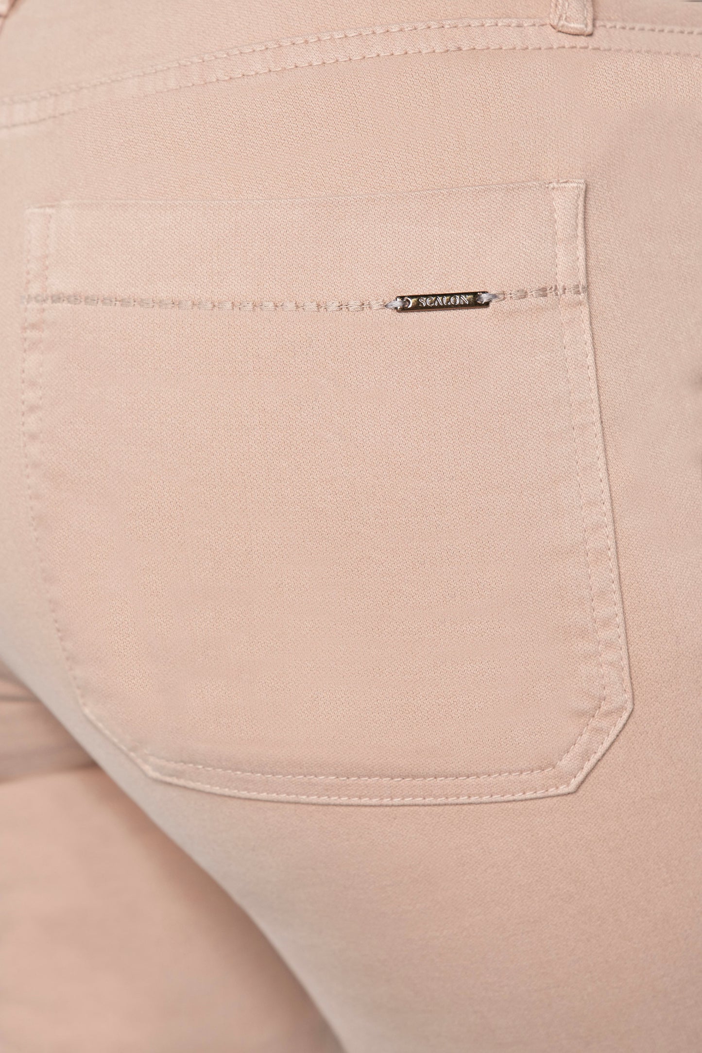 calça malha color reta cintura intermediária com bordados