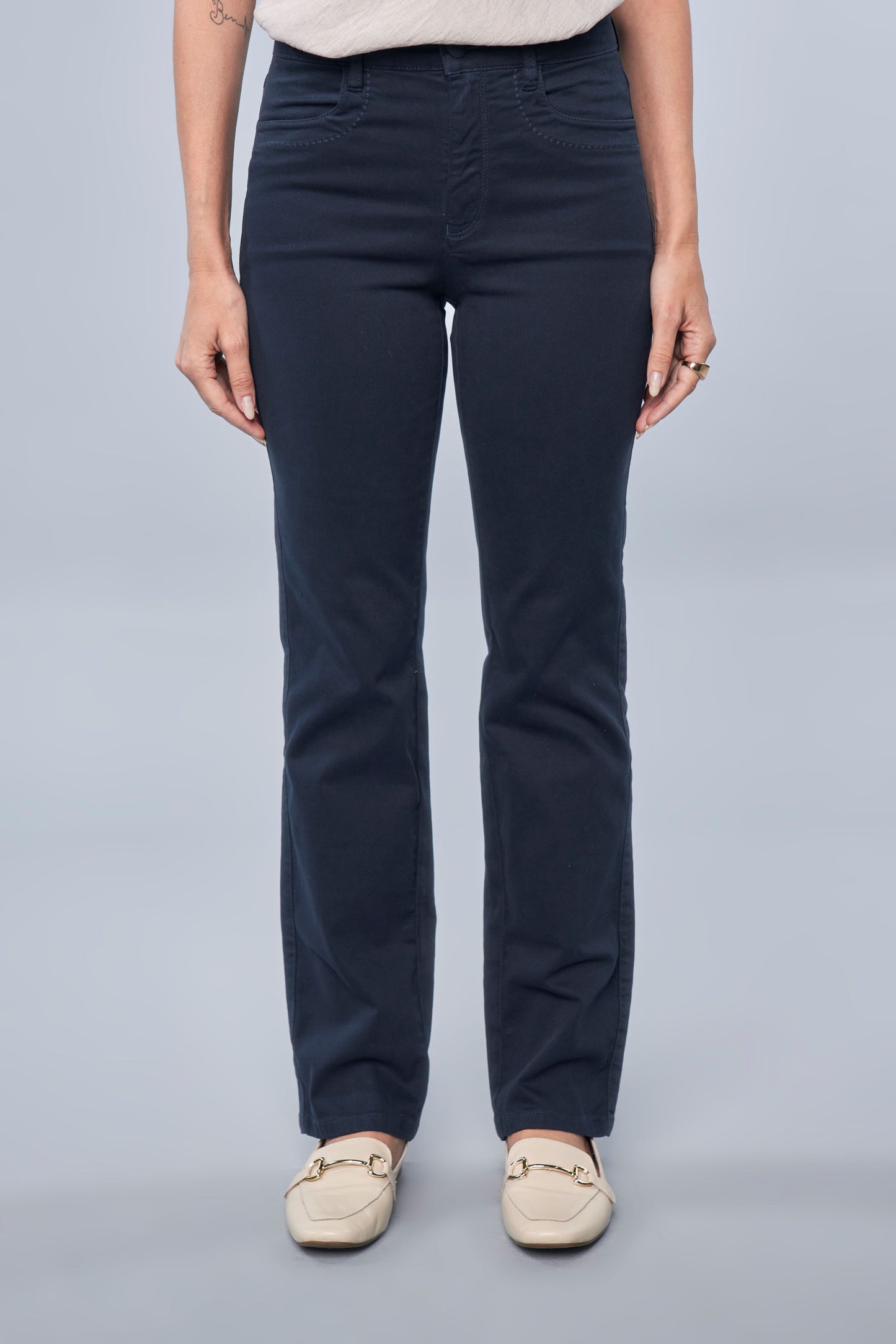 calça malha color reta cintura intermediária com bordados