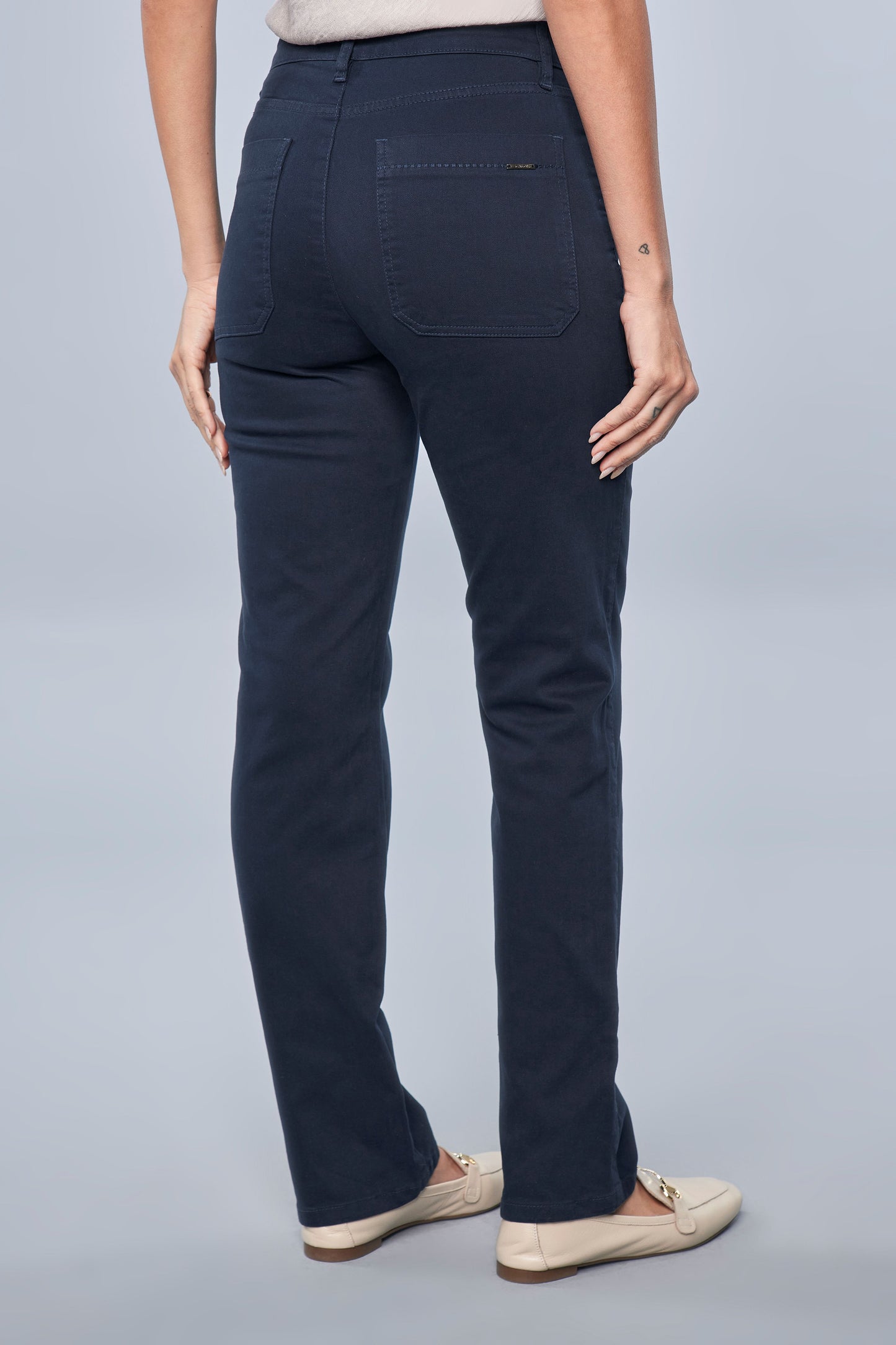 calça malha color reta cintura intermediária com bordados