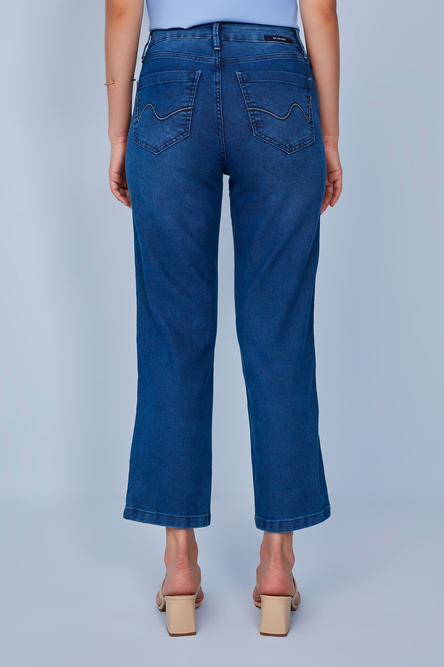 calça jeans pantcropped cintura intermediária com bordado