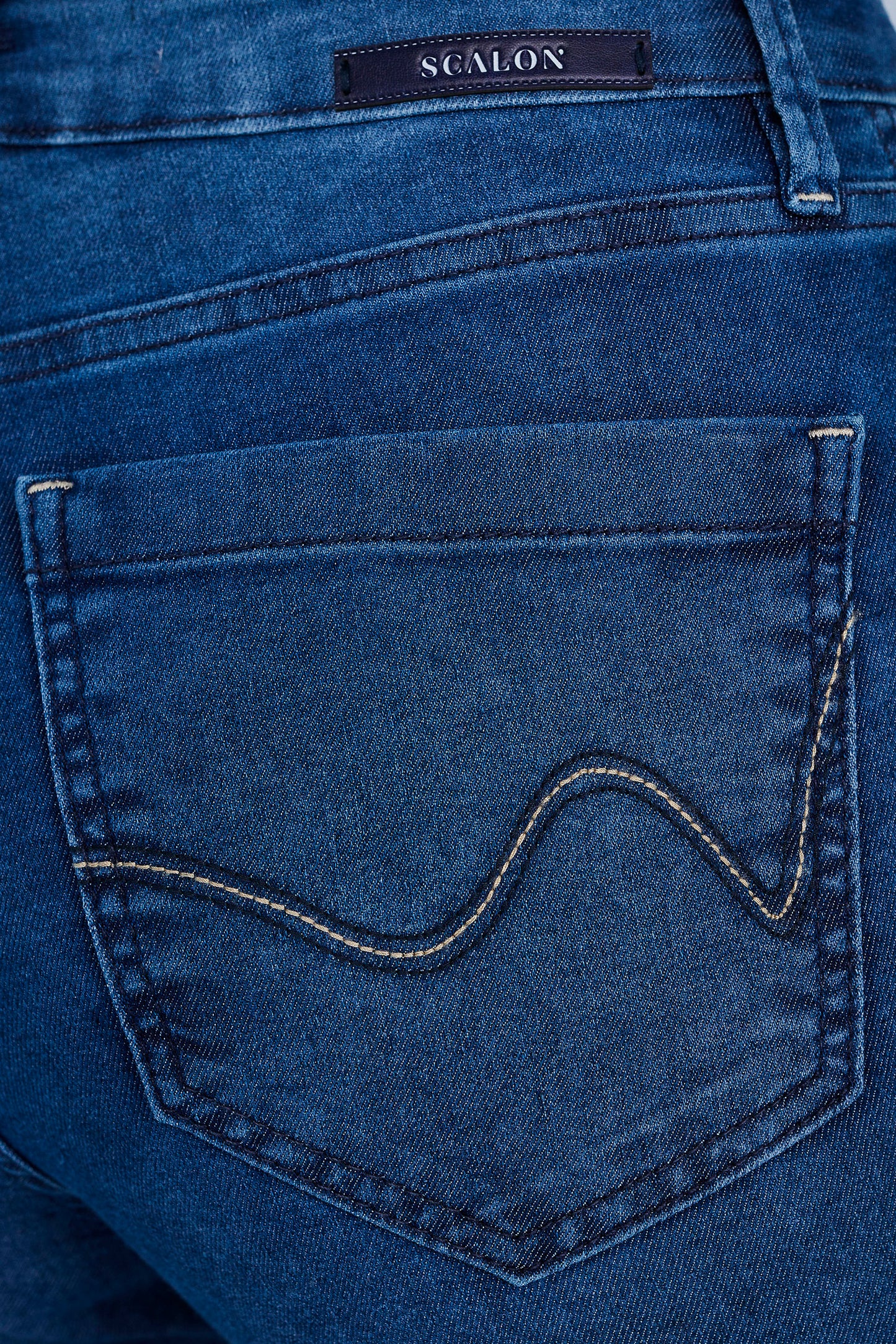 calça jeans pantcropped cintura intermediária com bordado
