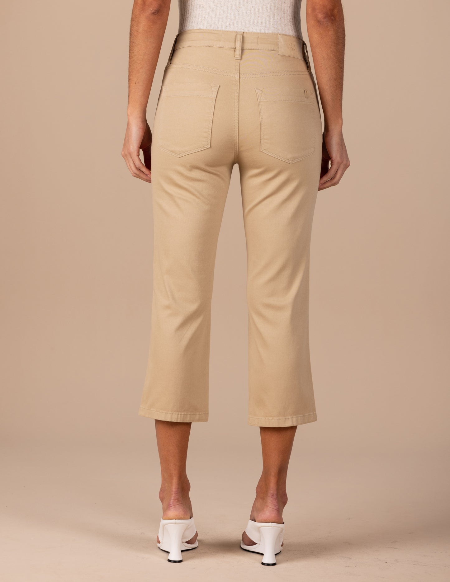 calça sarja color cropped cintura intermediária básica