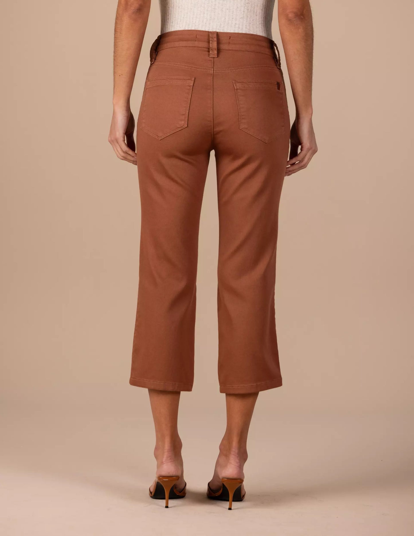 calça sarja color cropped cintura intermediária com pespontos