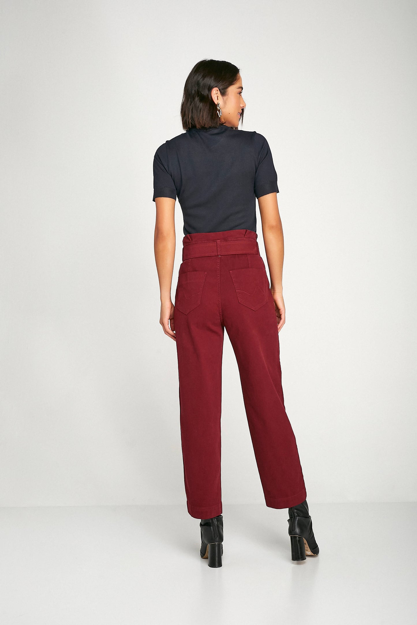 calça sarja pant cropped cintura alta em cotelê com cinto