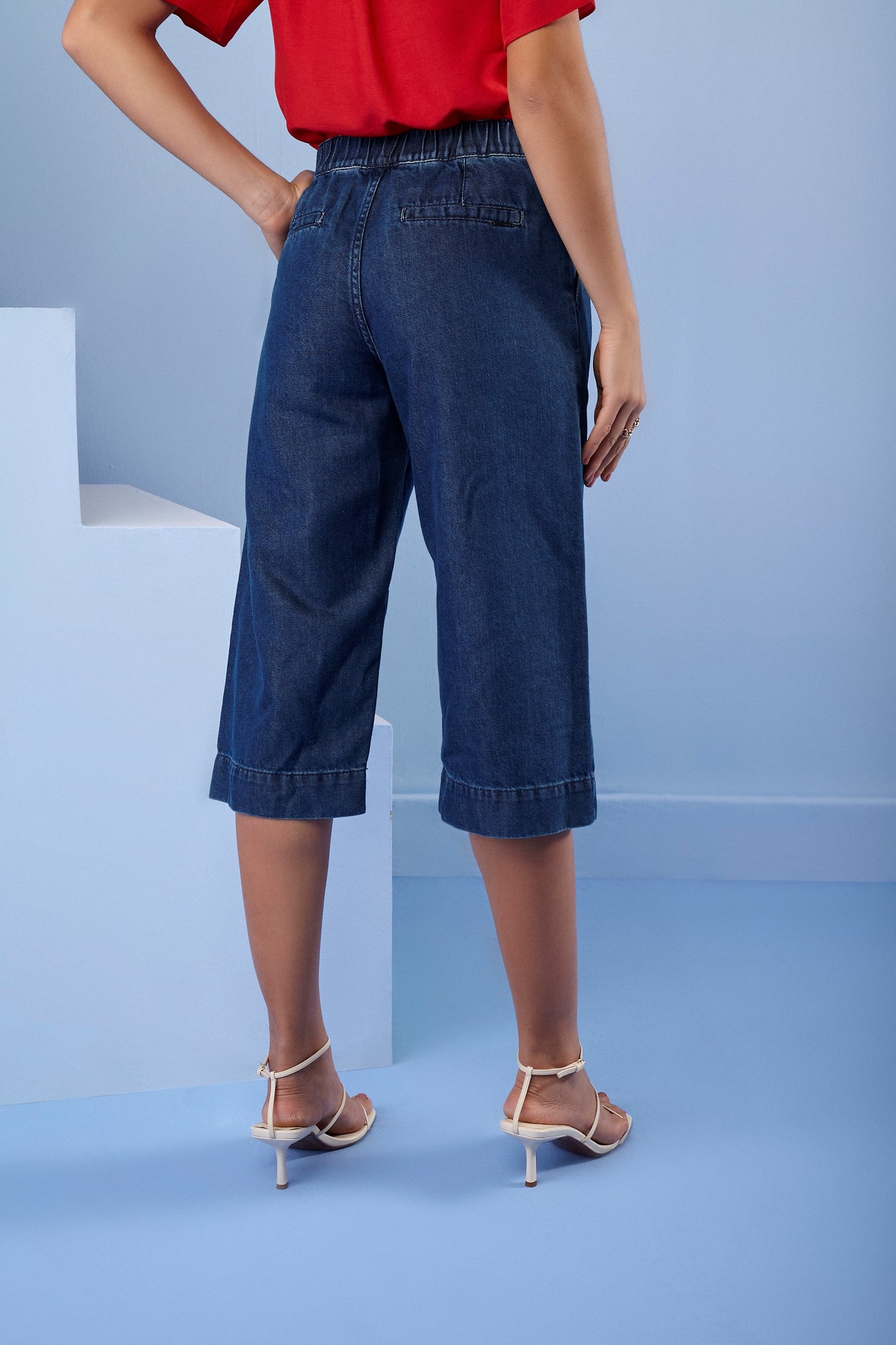 calça jeans cropped cintura intermediária alfaiataria
