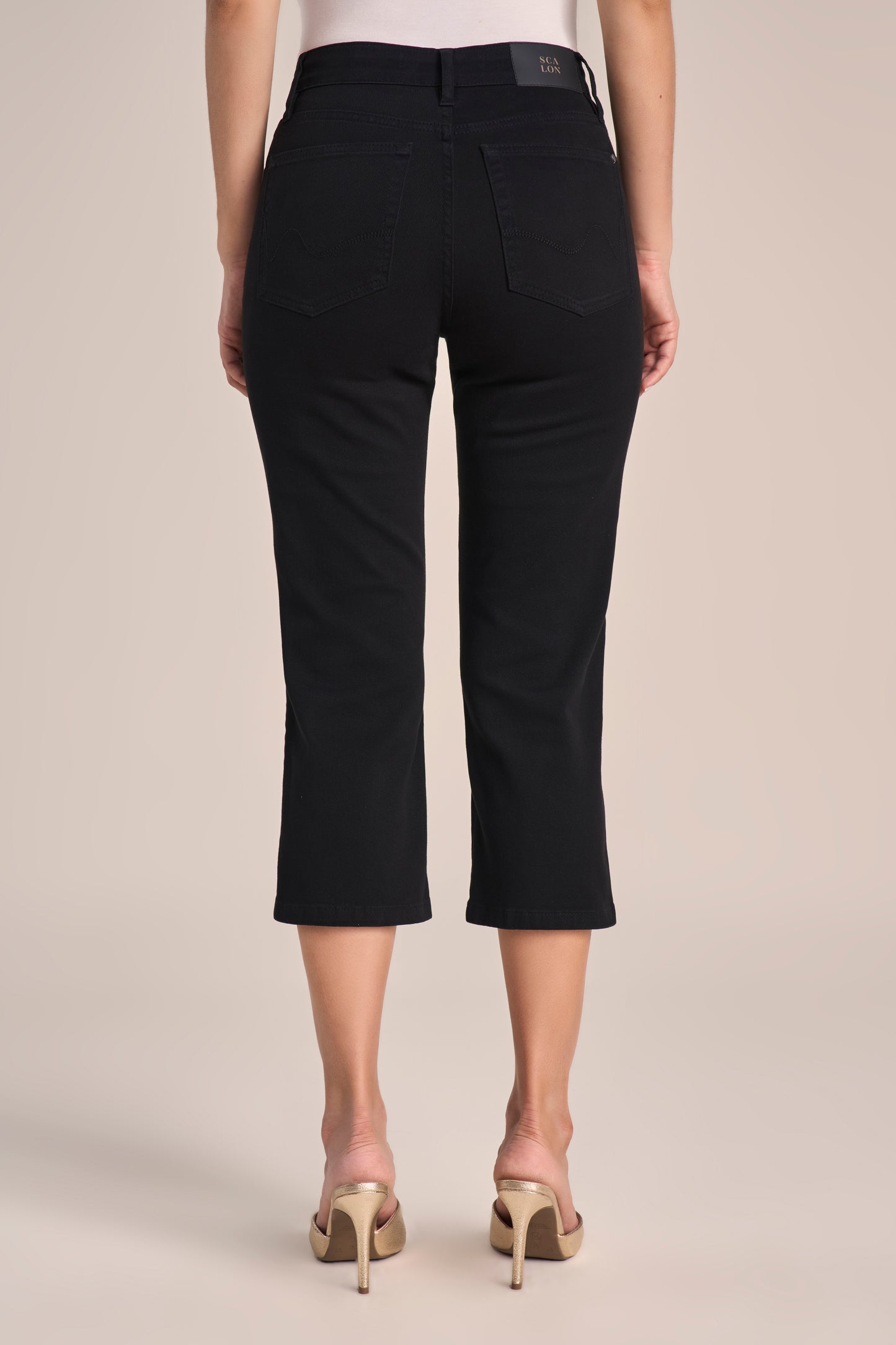 Calça Sarja Color Cropped Cintura Intermediária com Bordado