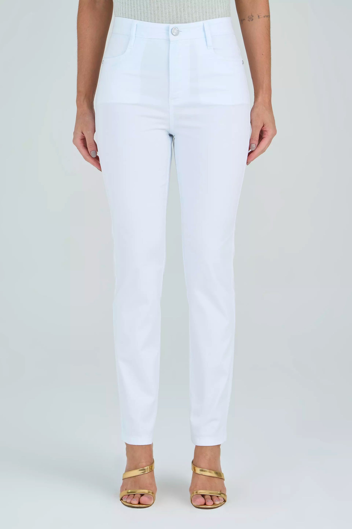 calça sarja color skinny cintura intermediáriabásica