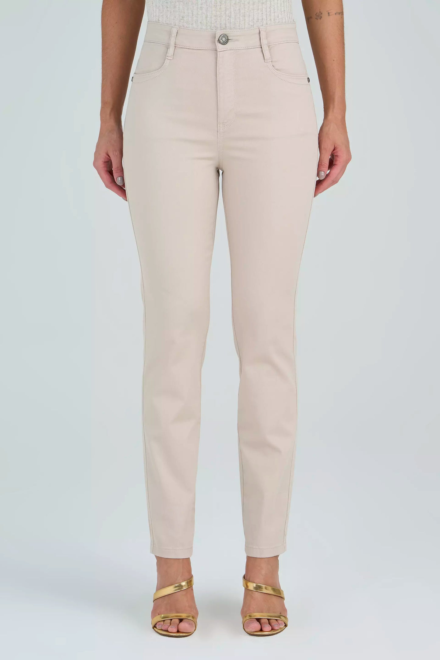 calça sarja color skinny cintura intermediáriabásica