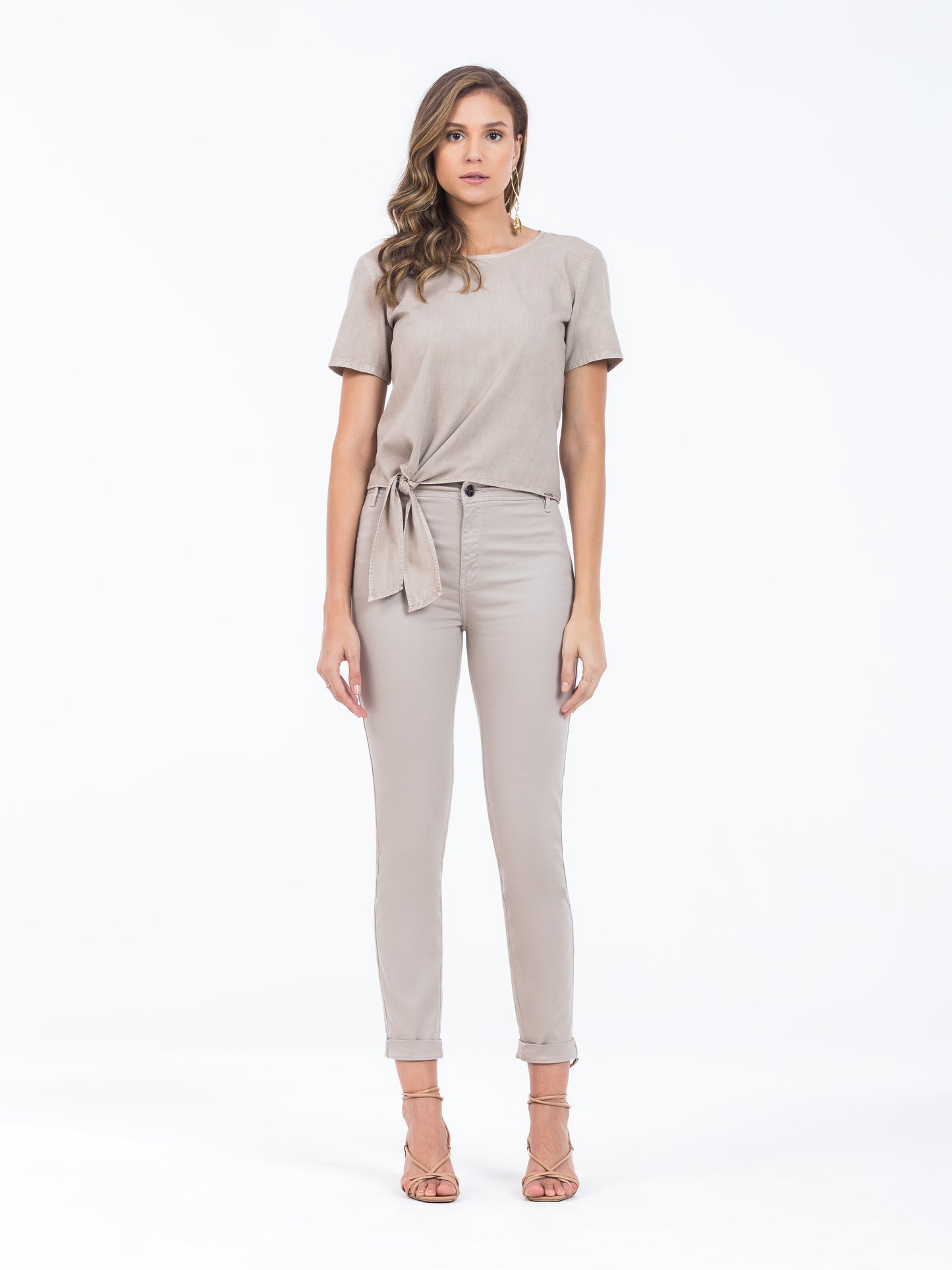 calça sarja color skinny alfaiataria