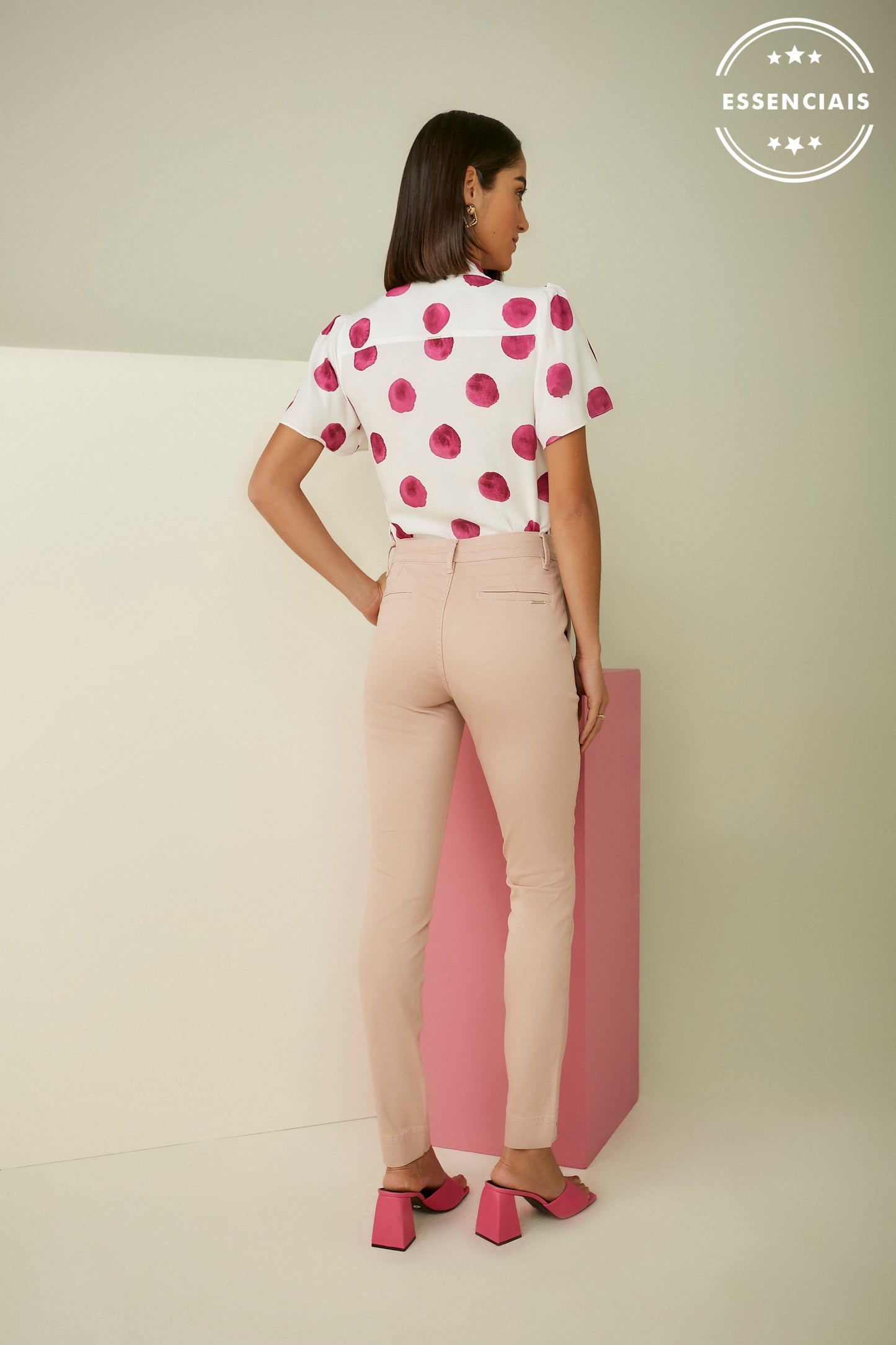 calça sarja color skinny cintura intermediária alfaiataria