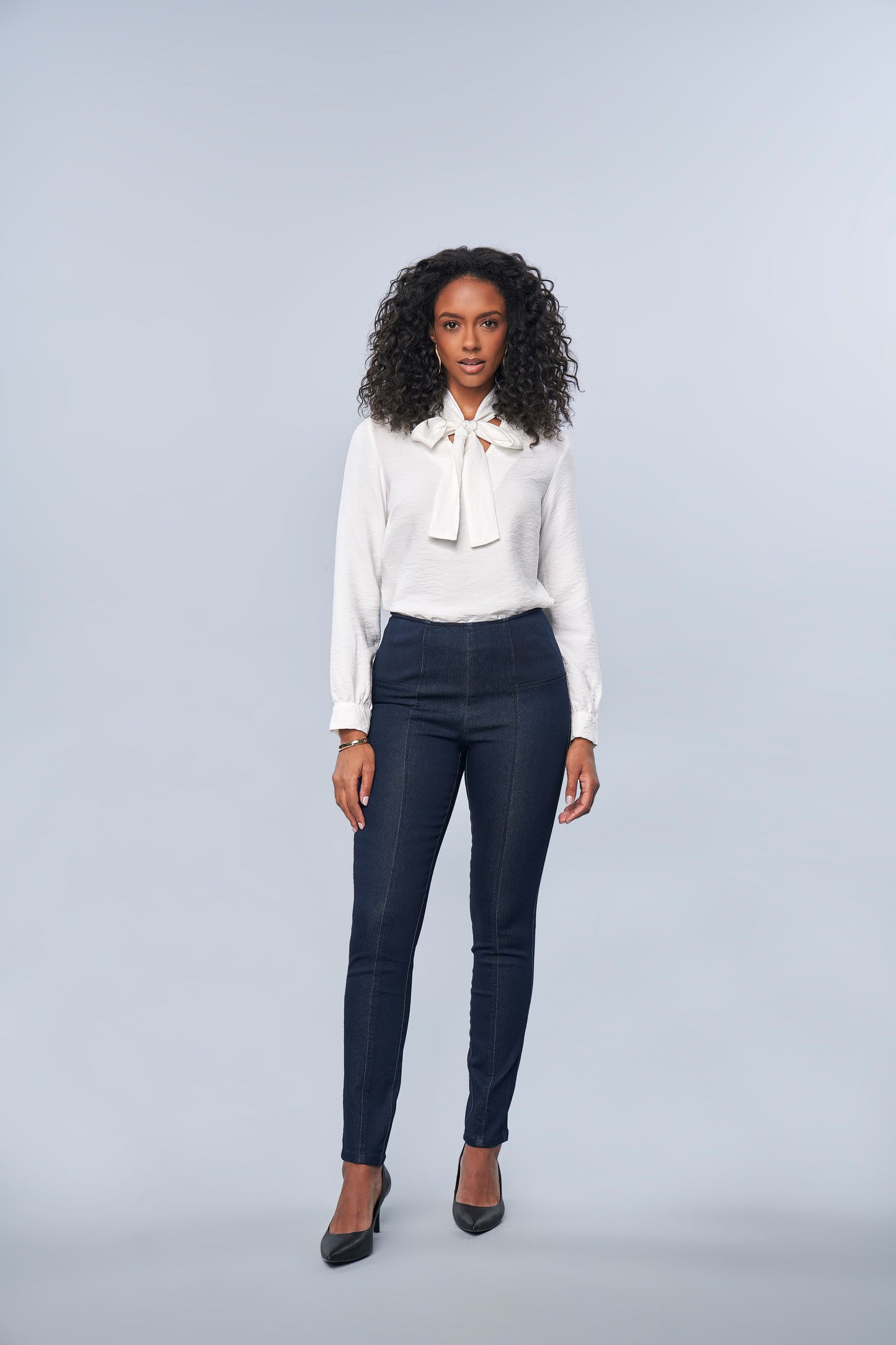 calça jeans malha skinny cintura intermediária cósde tricot largo