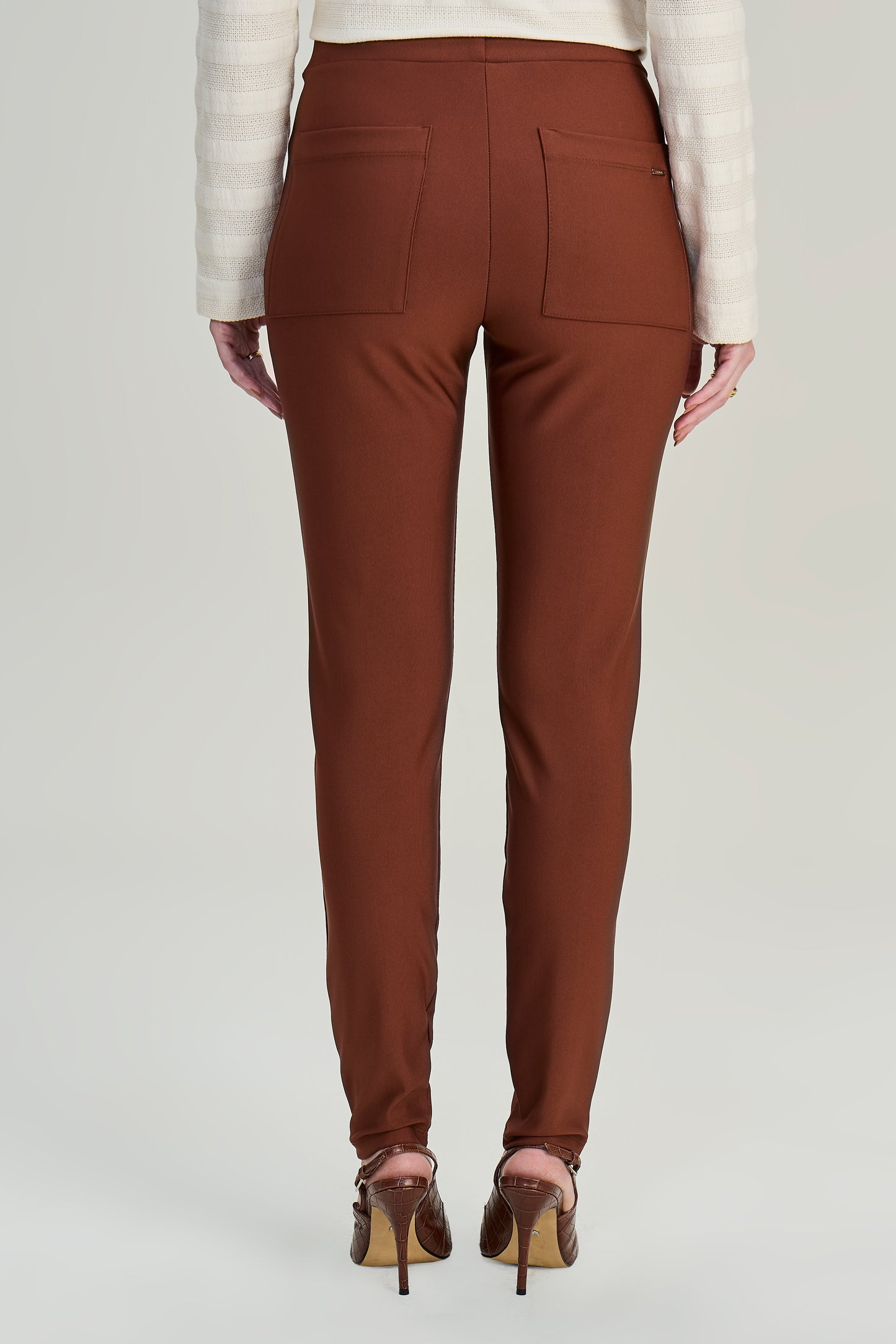 calça malha jegging cintura intermediária com nervura