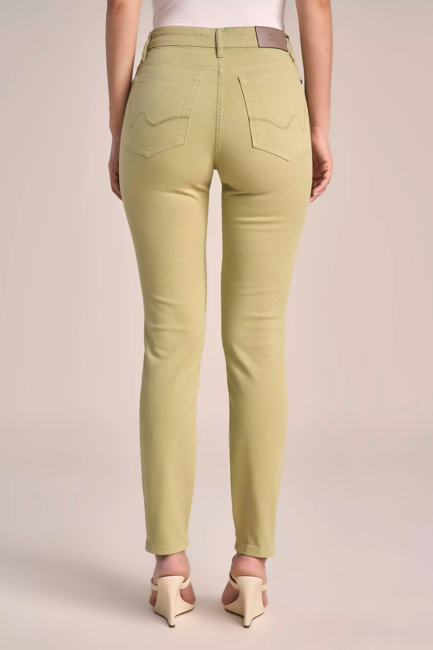 Calça Sarja Color Skinny Cintura Intermediária com Bordado