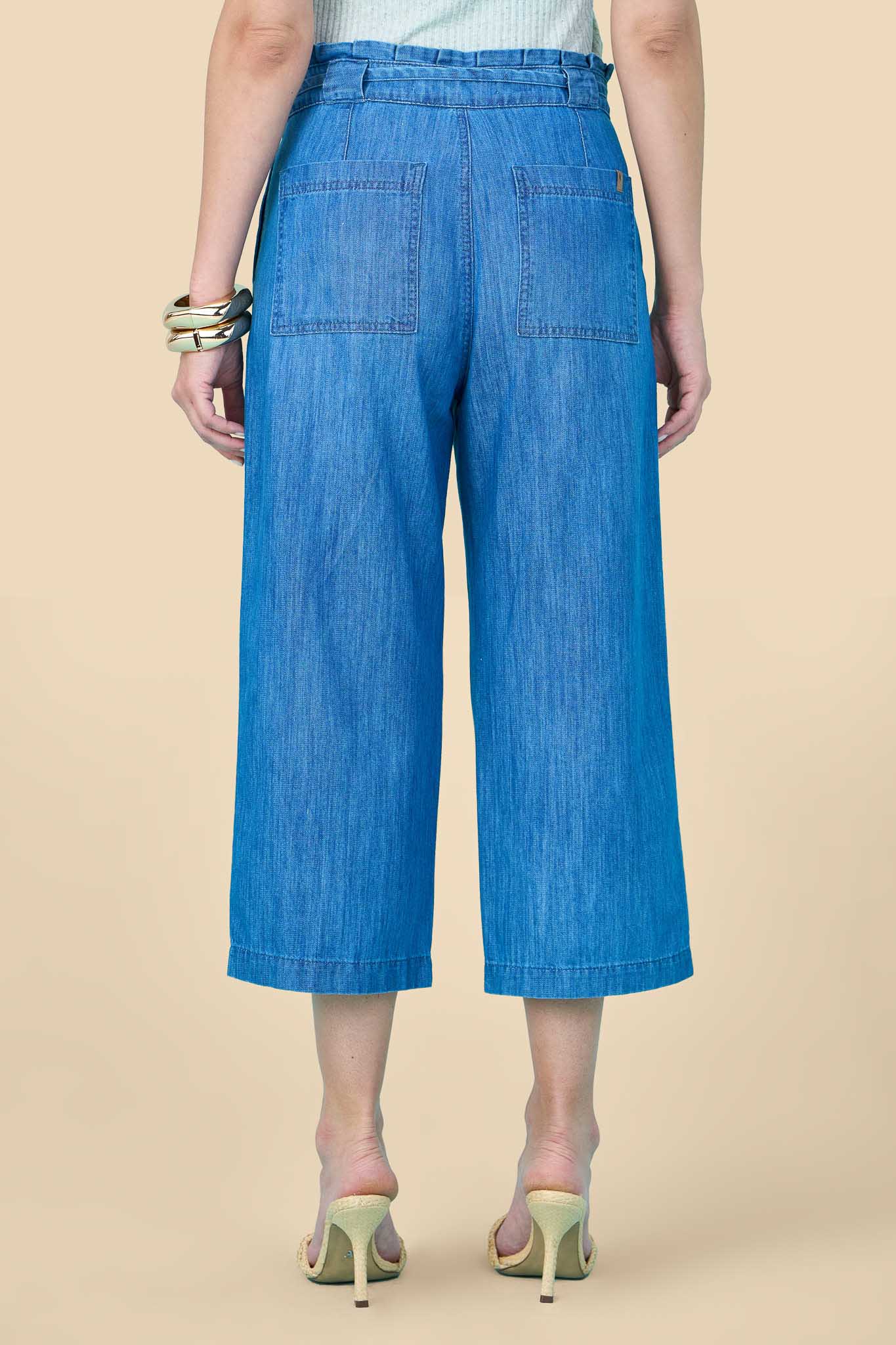 calça jeans pantacourt cintura intermediária clochard com cinto
