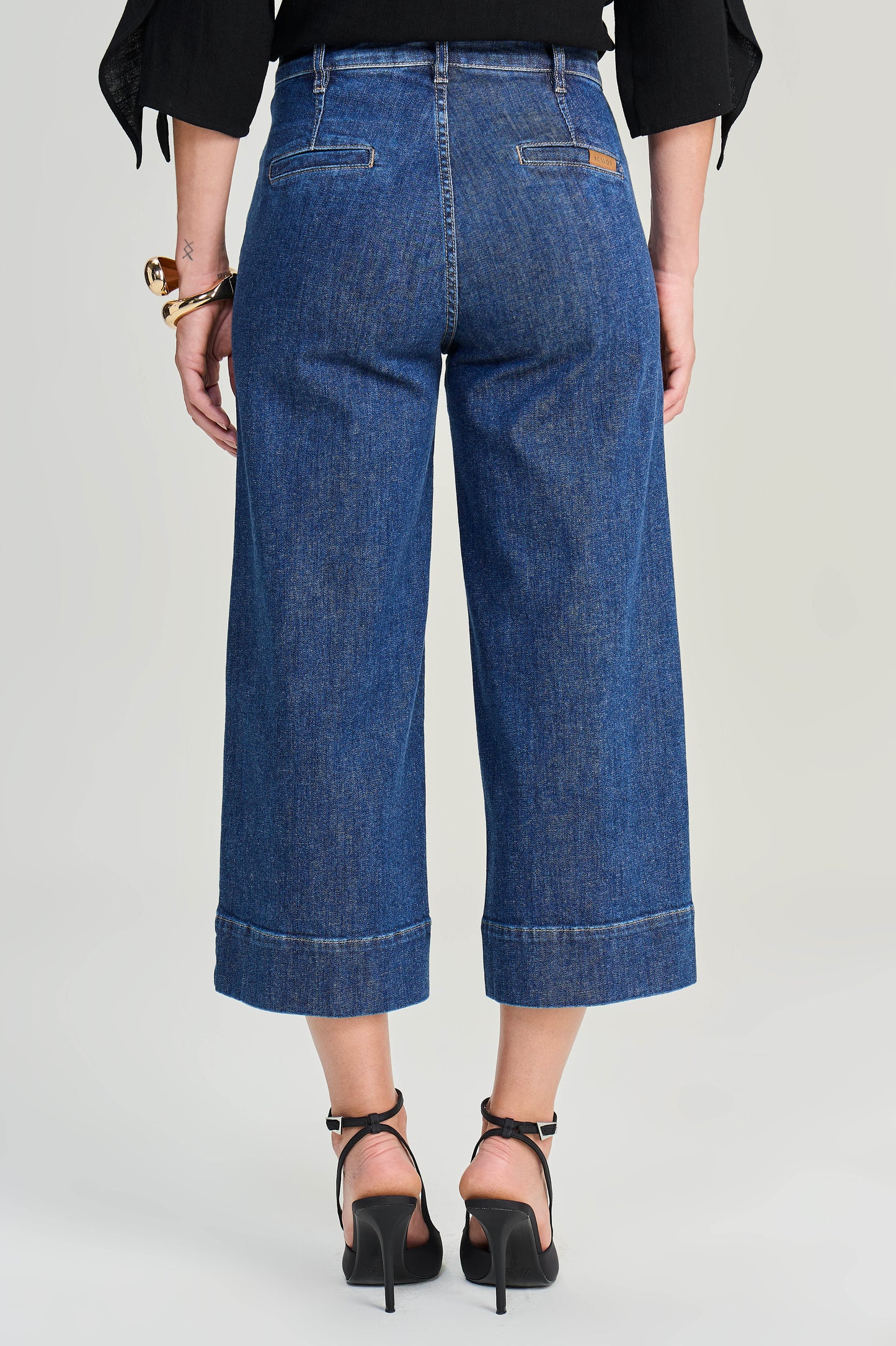 calça jeans pantacourt cintura intermediária tradicional