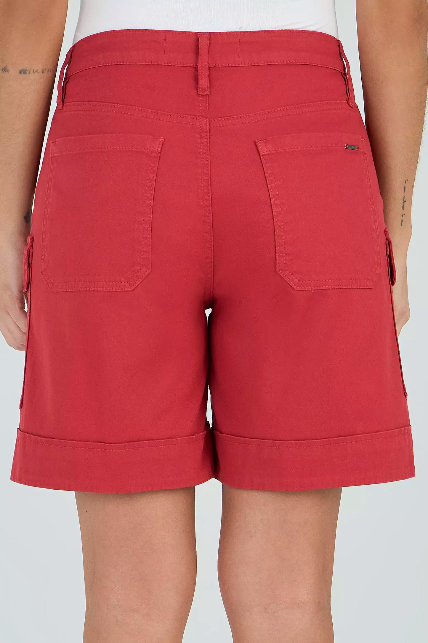 bermuda sarja midi cintura interemediária com bolso cargo