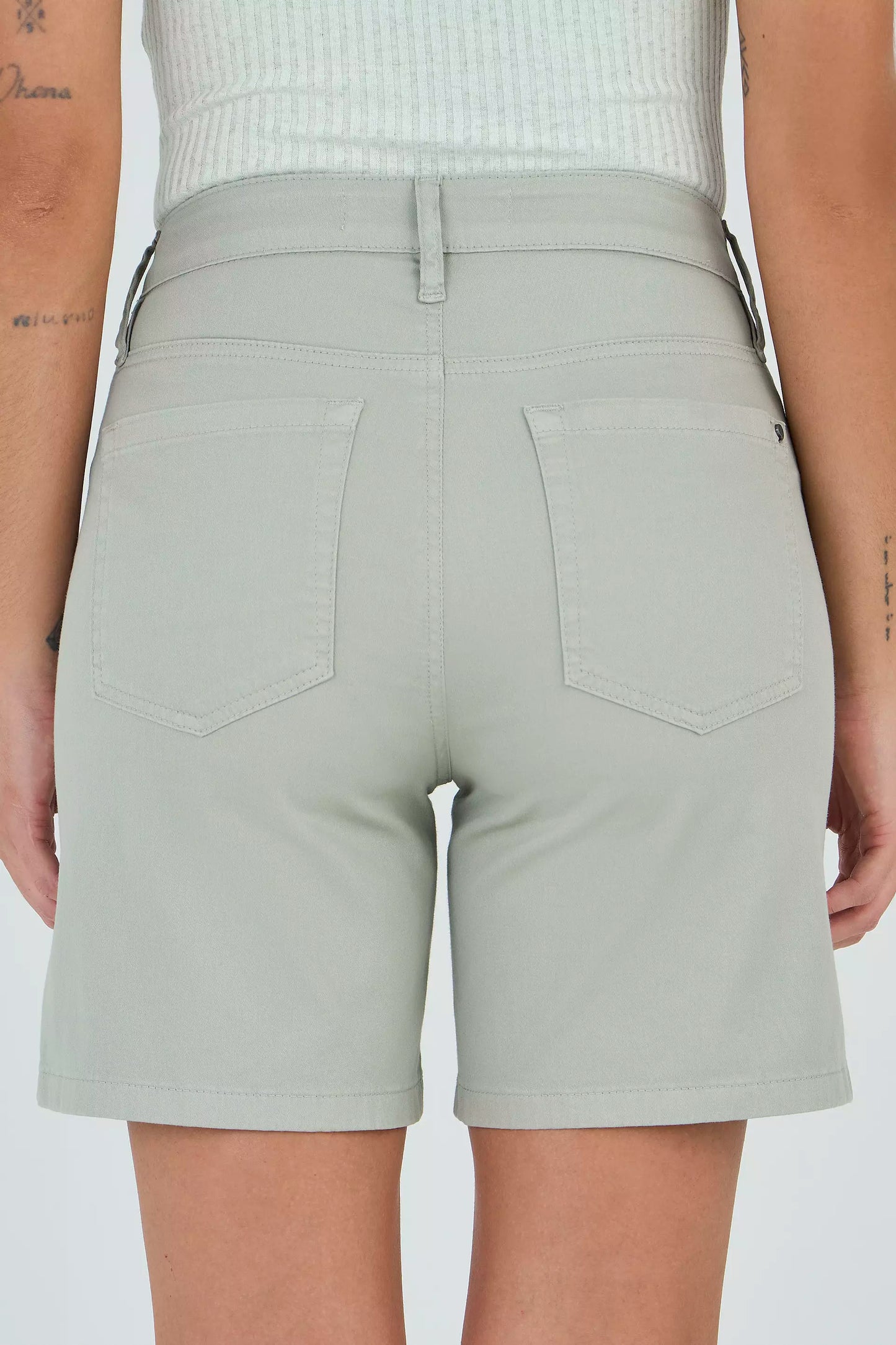 bermuda sarja color midi cintura intermedíaria básica