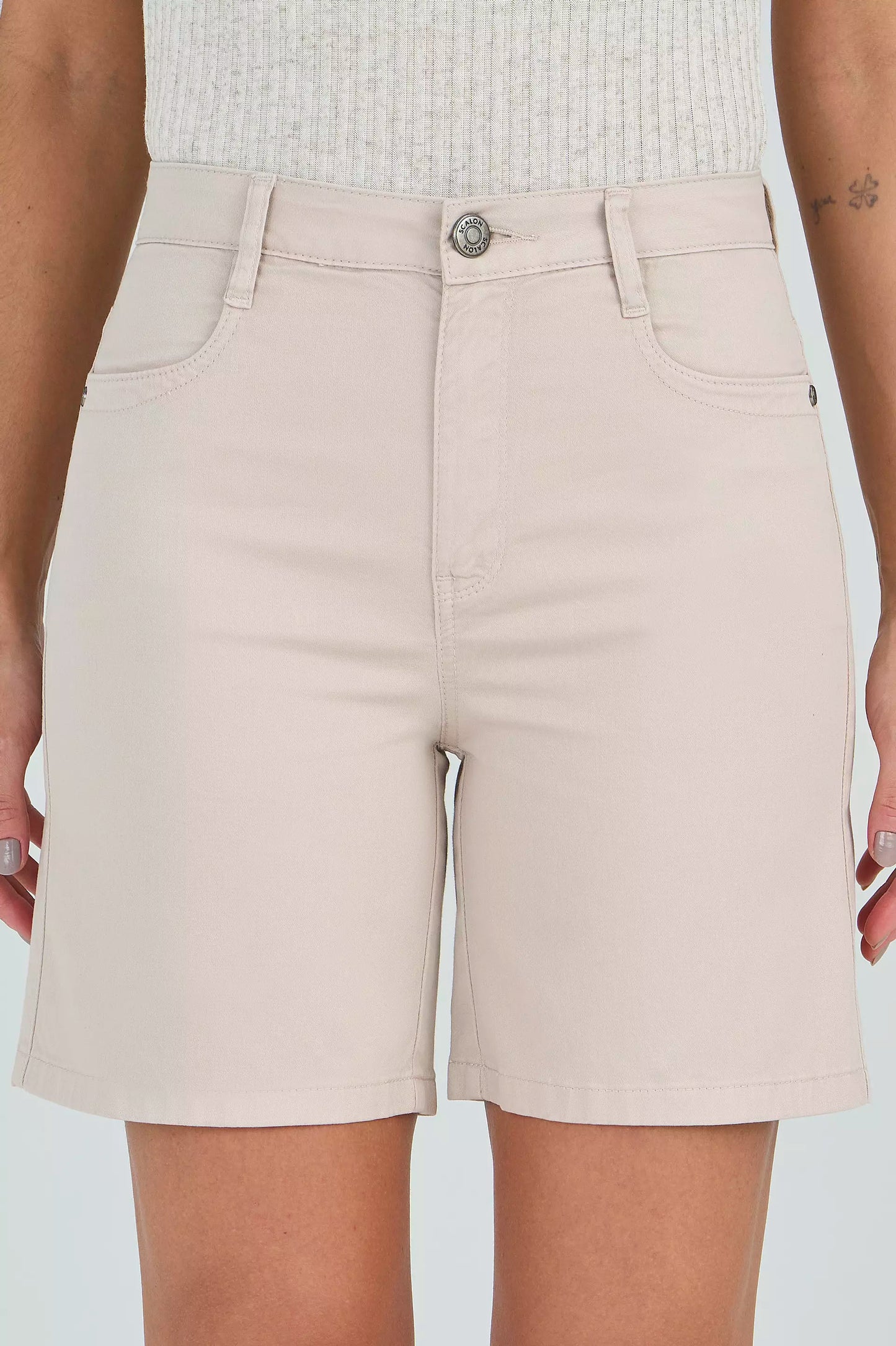 bermuda sarja color midi cintura intermedíaria básica