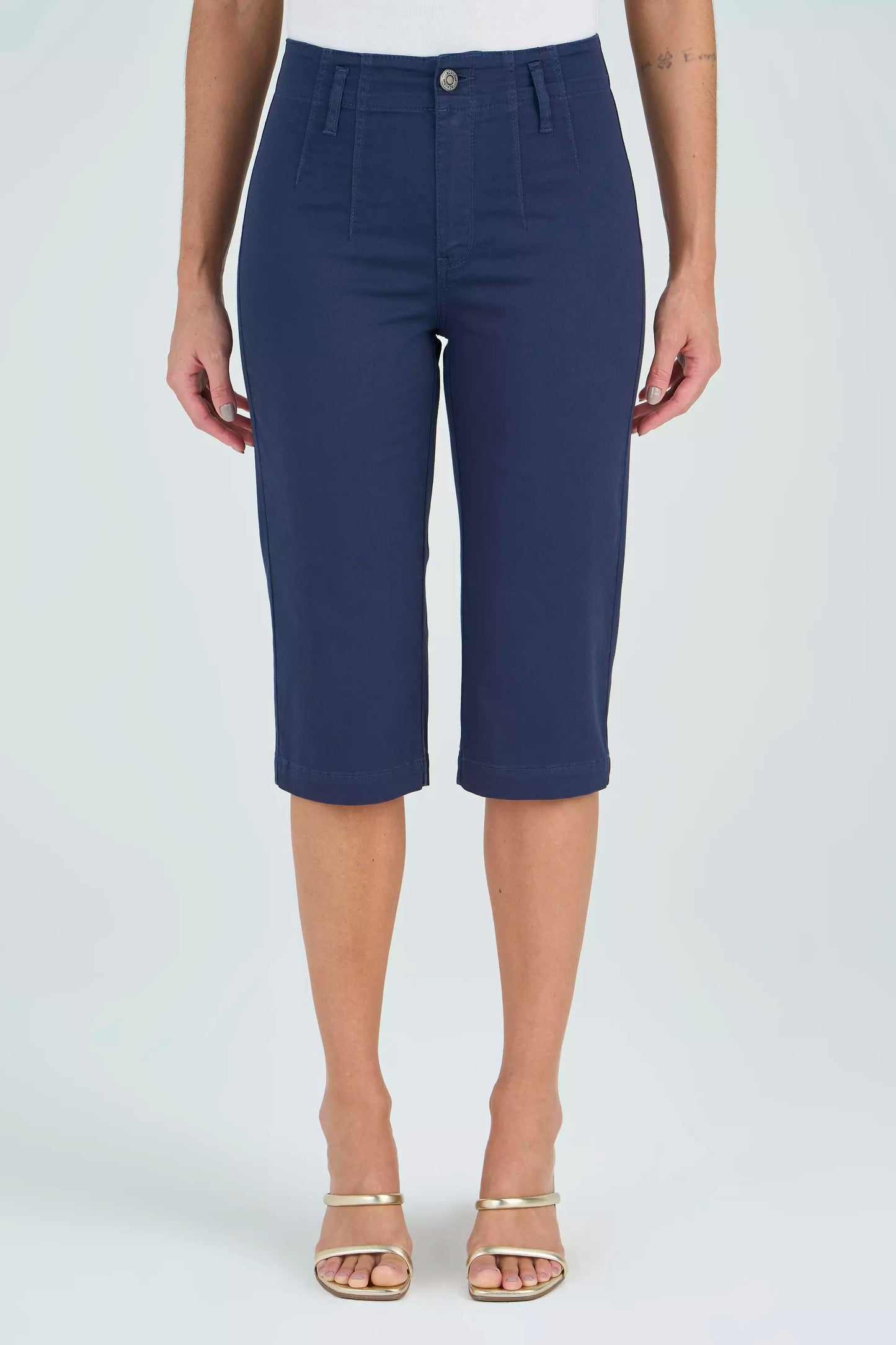 calça sarja color corsário cintura intermediária com pences