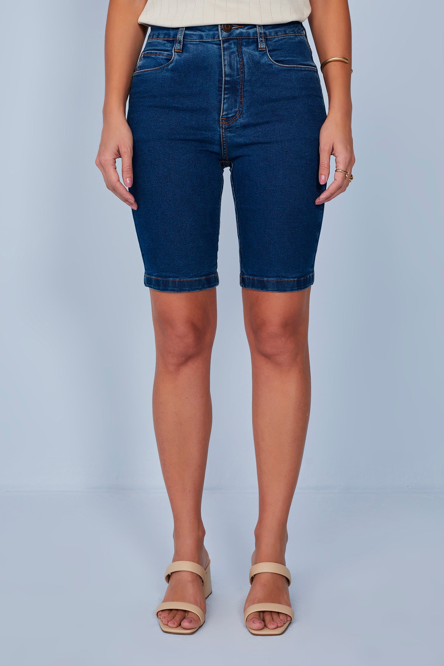 bermuda jeans ciclista cintura intermediária com pence barra