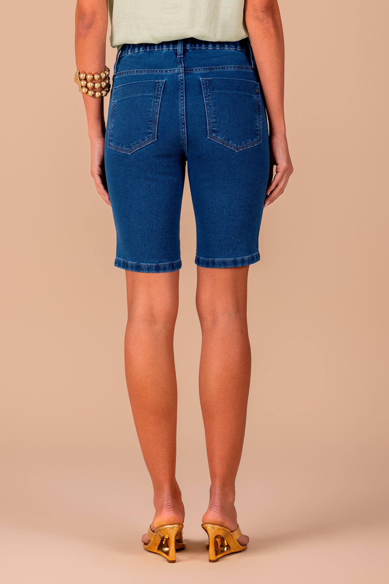 bermuda jeans malha ciclista cintura intermediária com elástico