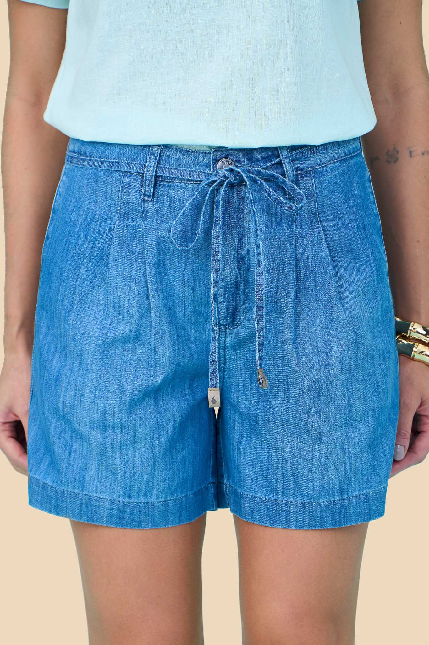 shorts jeans amplo cintura intermediária com cinto