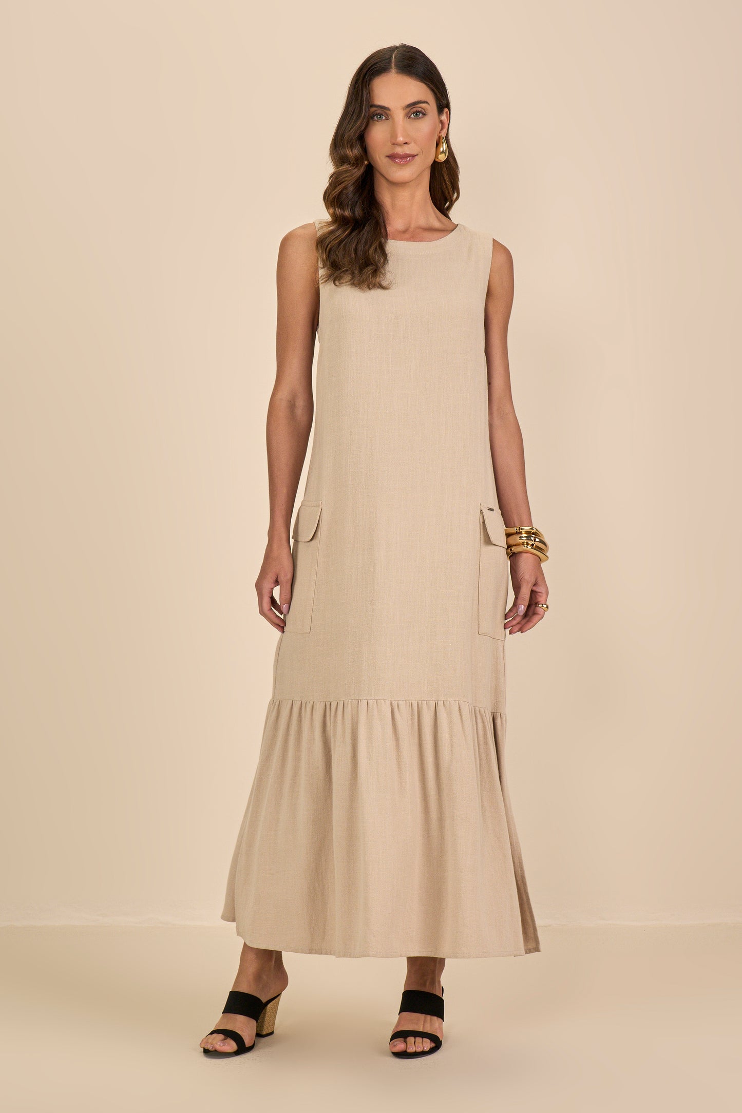 vestido viscose longuete com bolsos sobrepostos