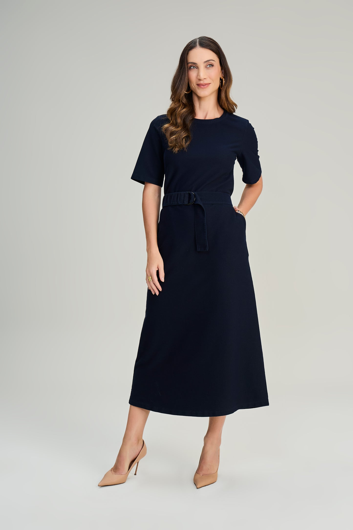 vestido malha denim longuete com cinto de elástico