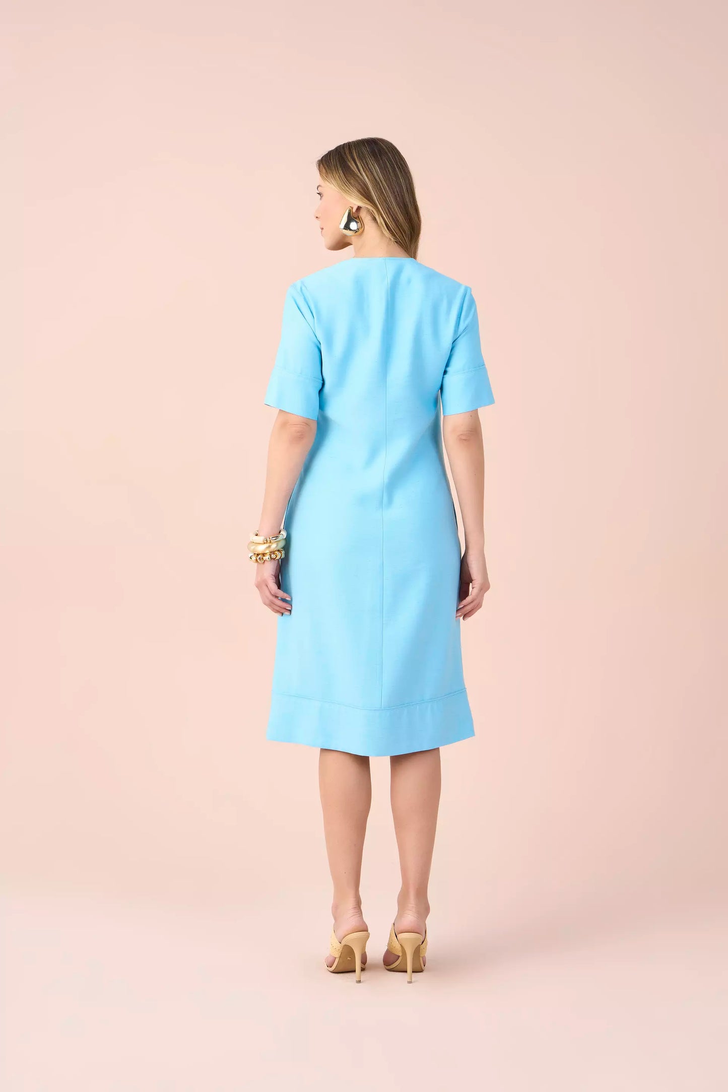 vestido vicose curto com frisos