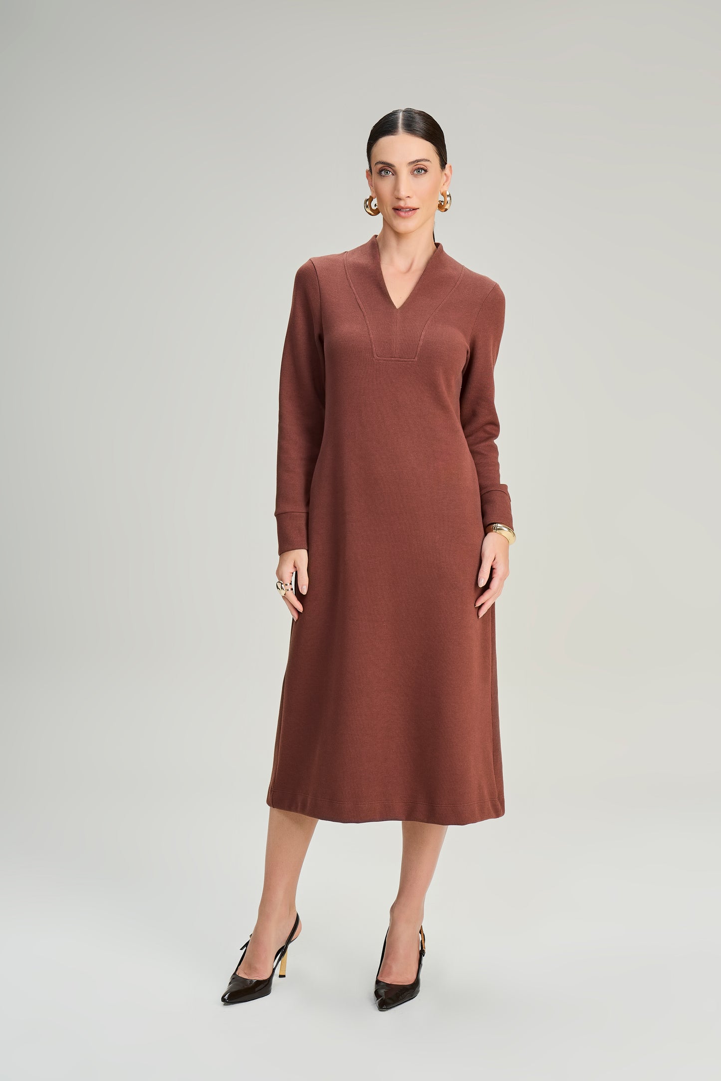 vestido moletom midi manga longa com gola recortada