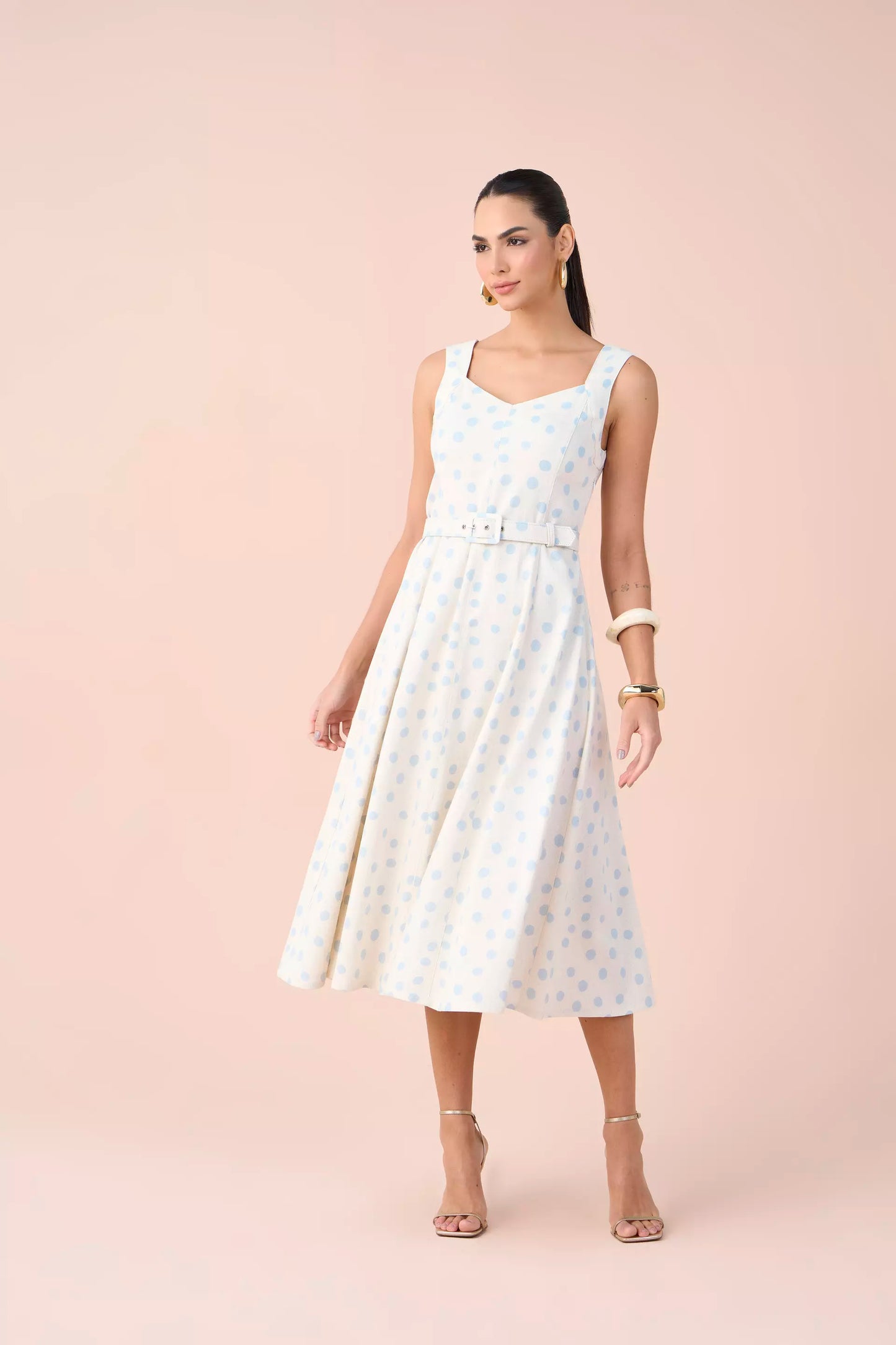 vestido viscose midi alça larga com recortes e cinto
