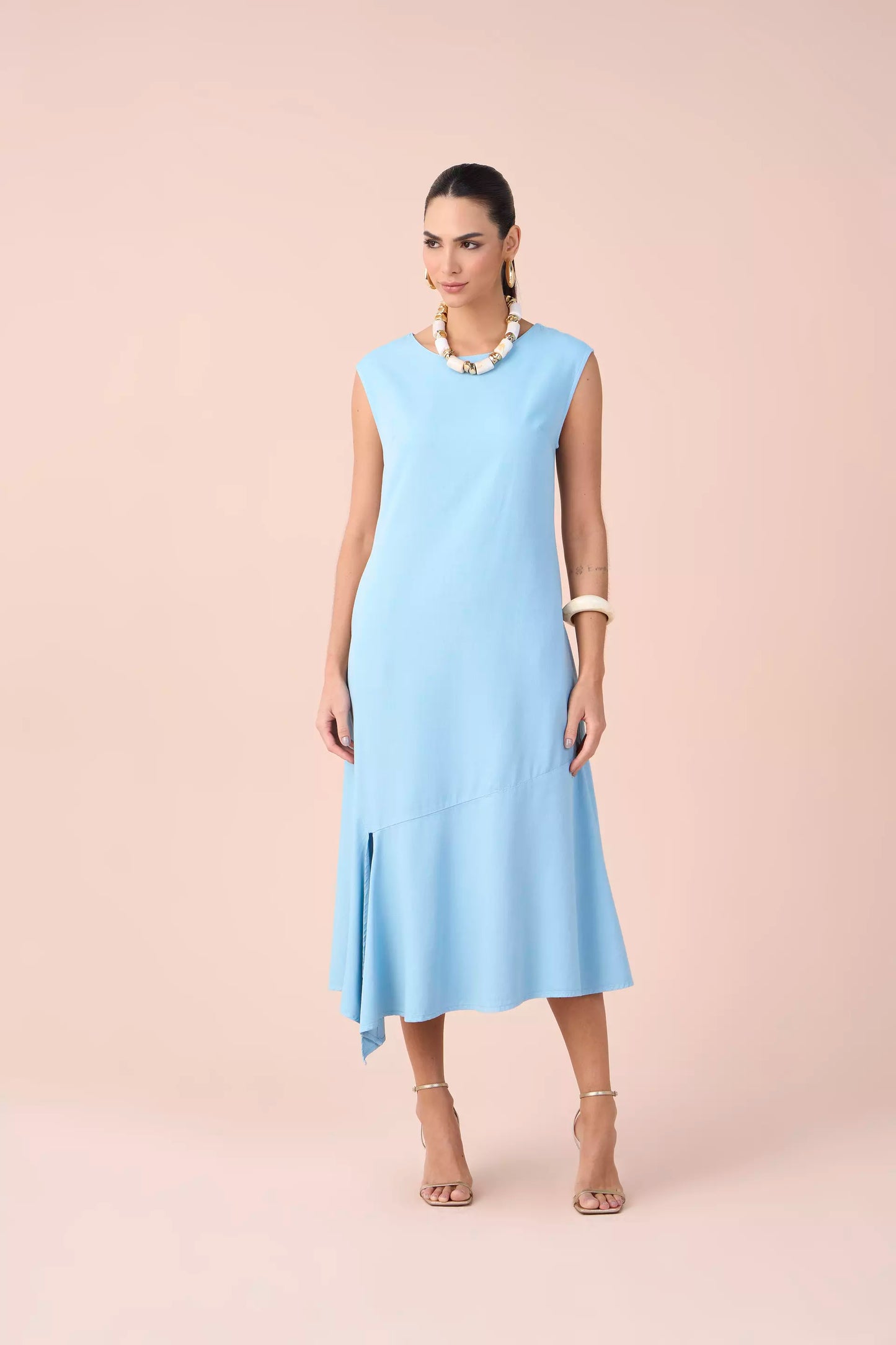 vestido sarja midi com recortes e abertura na barra