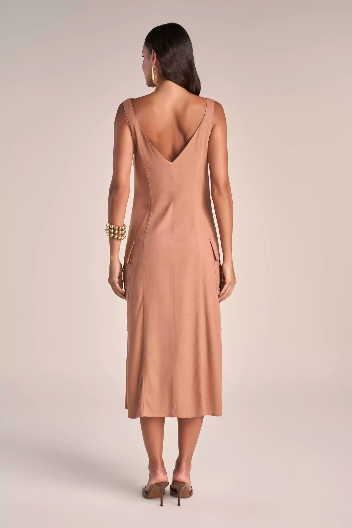 Vestido Viscose Midi com Bolsos Cargo e Argolas