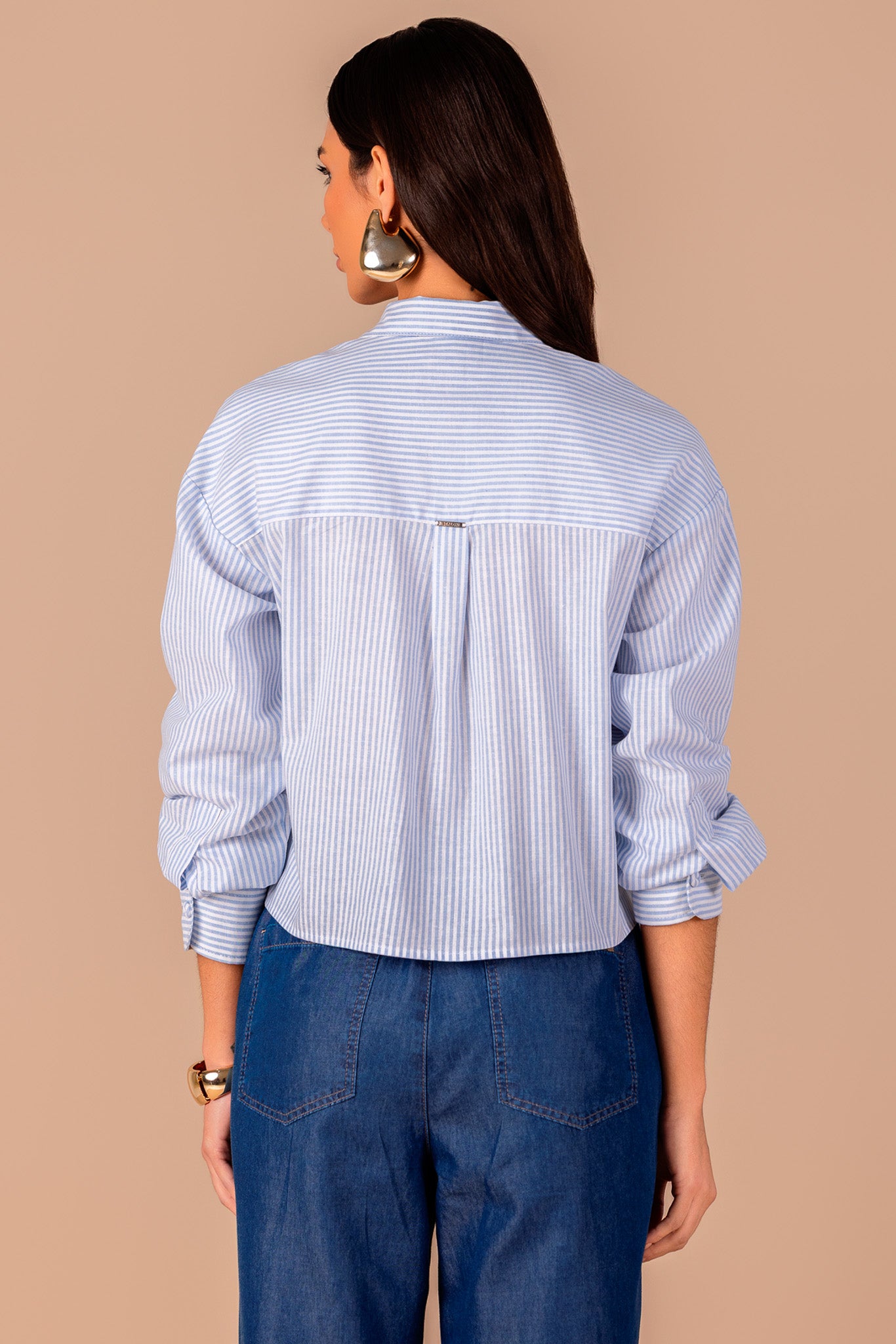 camisa algodão manga longa listrada com bolsos sobrepostos