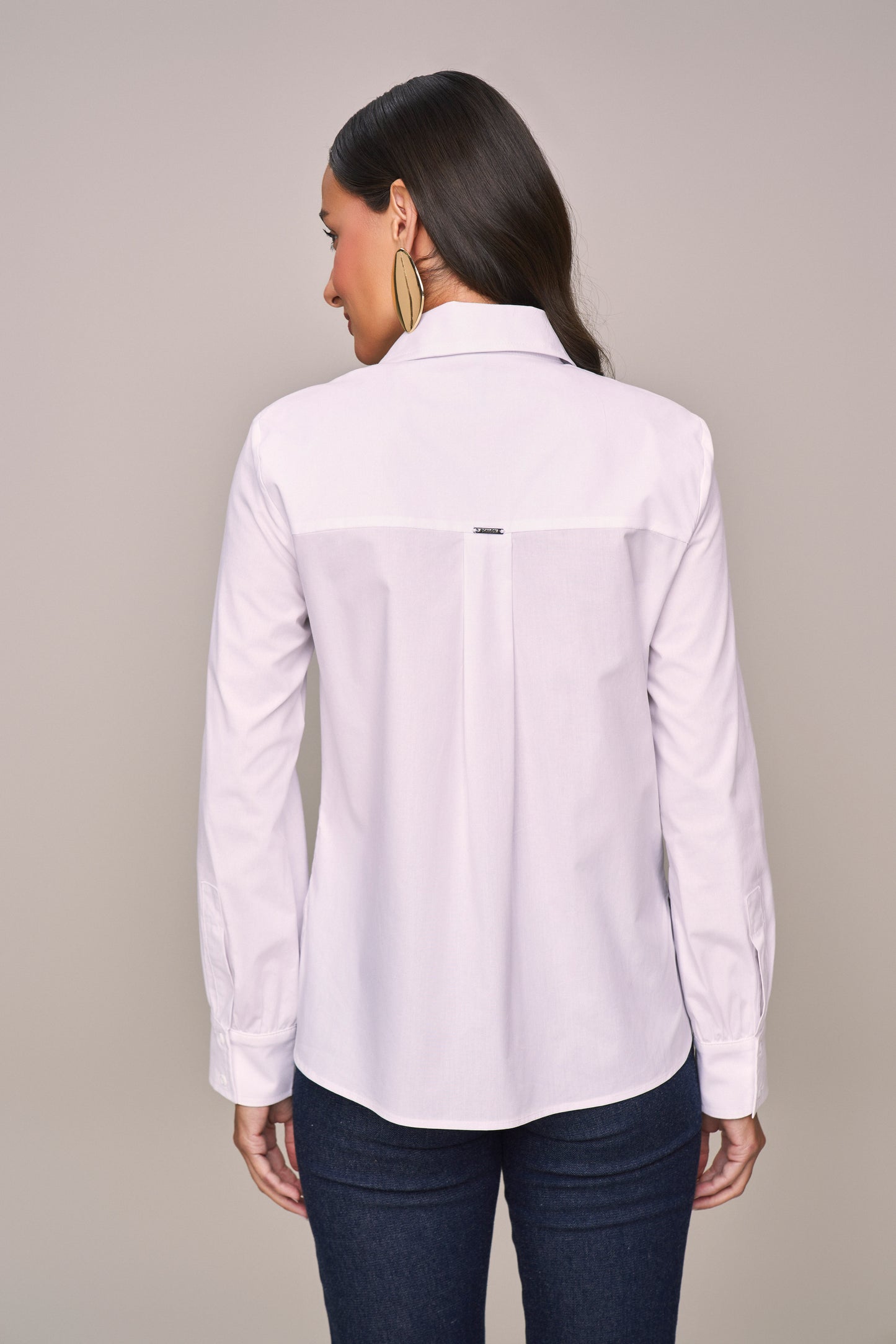 camisa tricoline manga longa com bolsos chanfrados