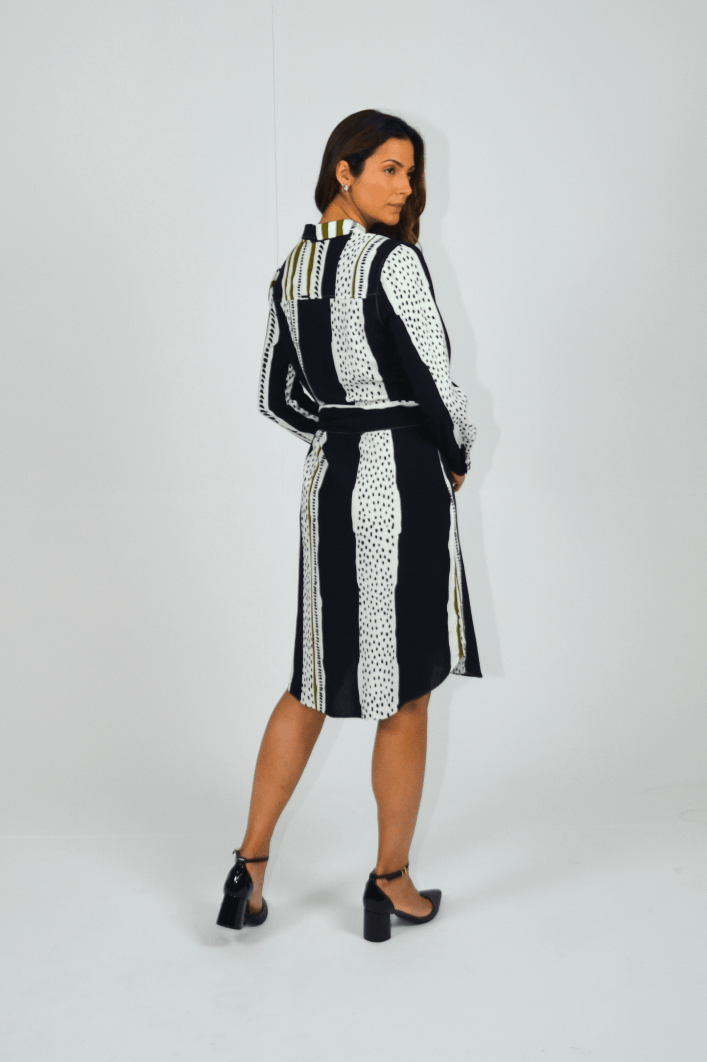 vestido chemise viscose manga longa estampado com faixa