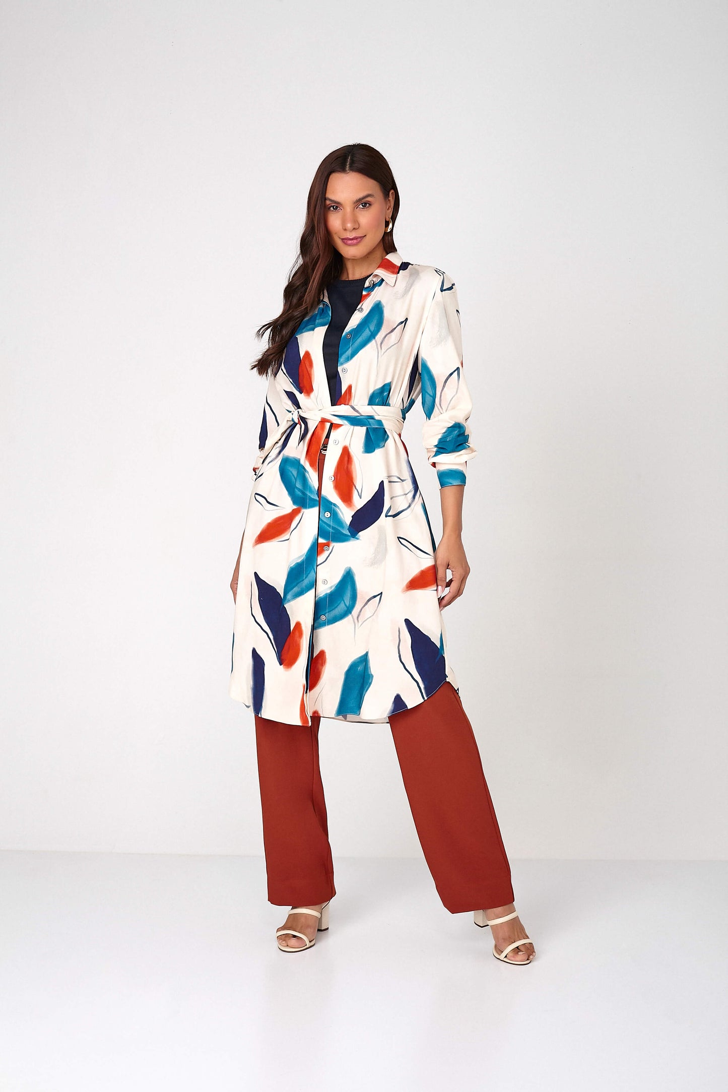 vestido chemise viscose manga longa estampado com faixa