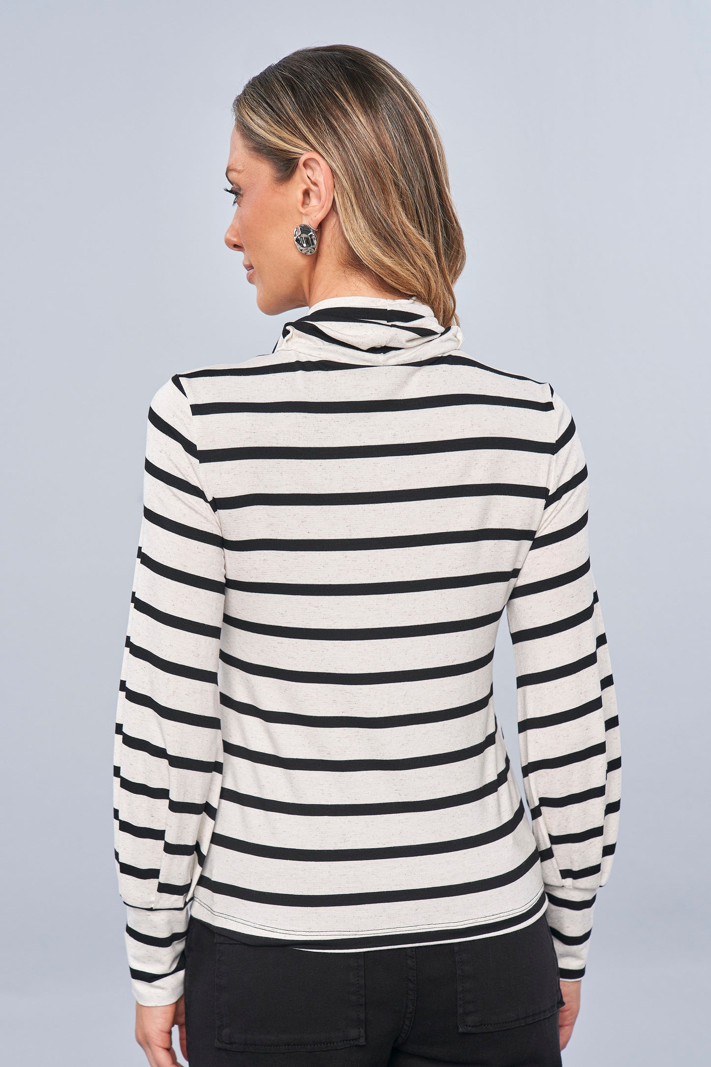 blusa malha manga longa listrada com gola rolê