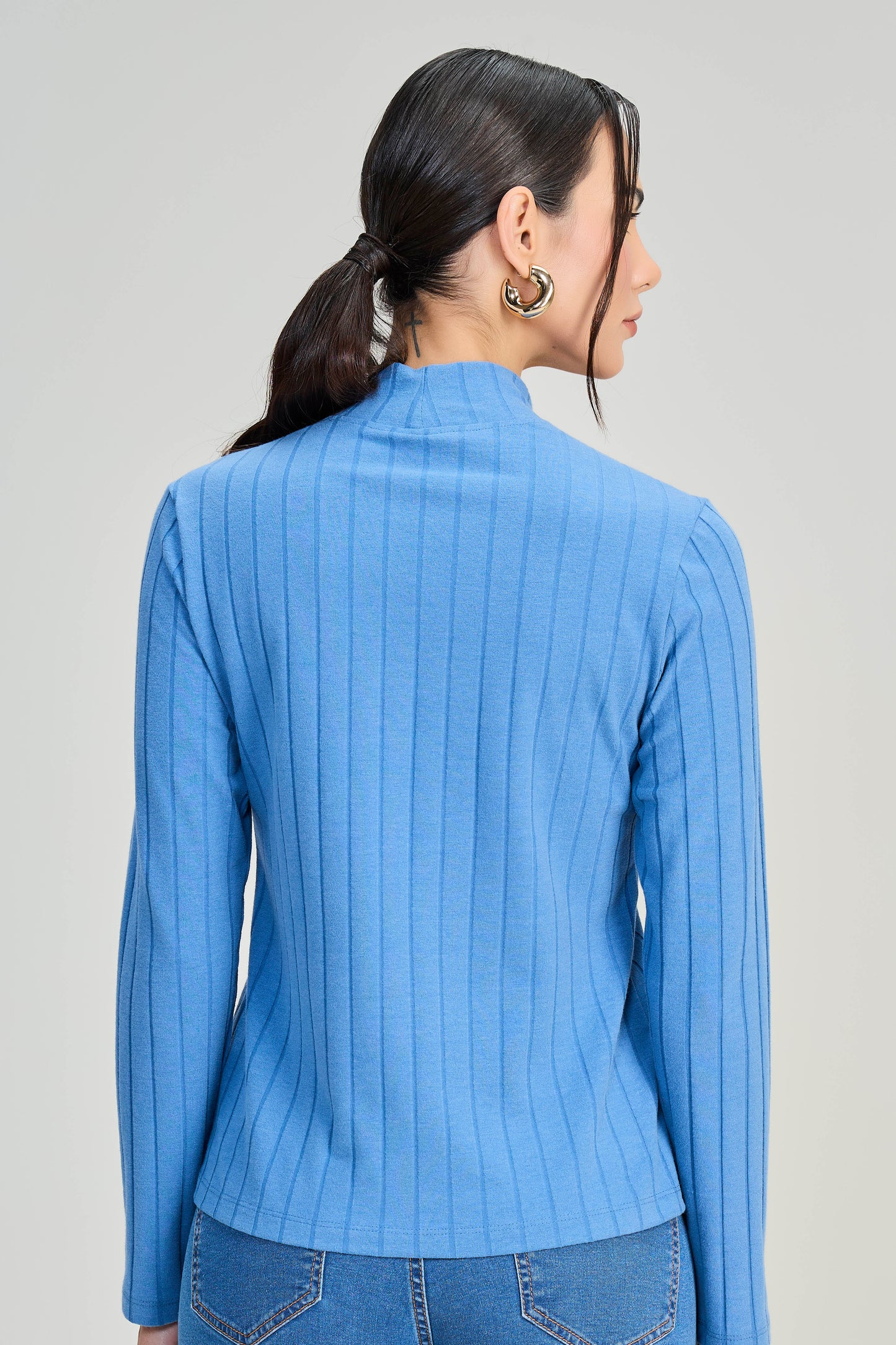 blusa malha canelada manga longa com gola alta
