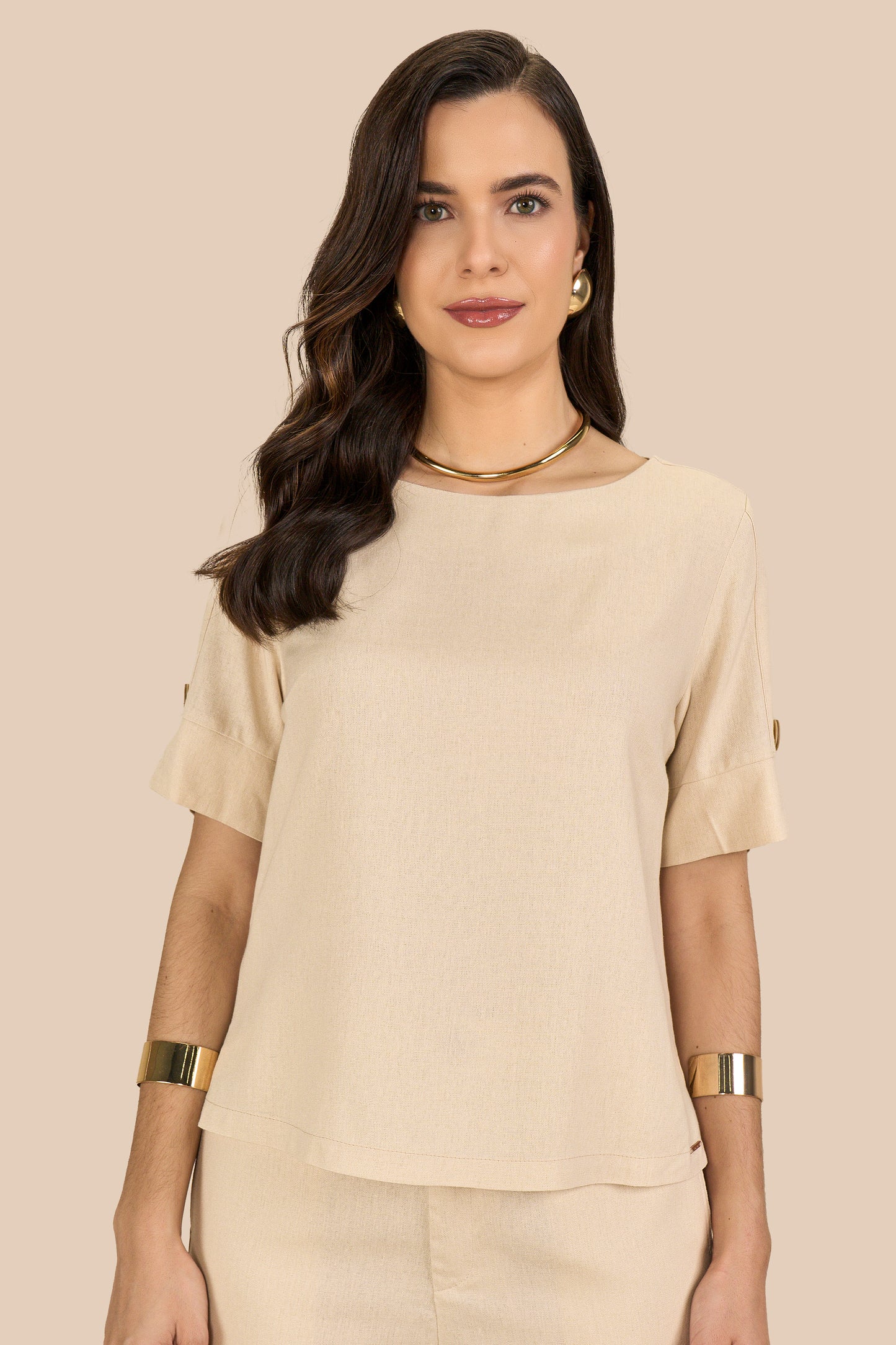 blusa viscose manga curta com detalhe mangas