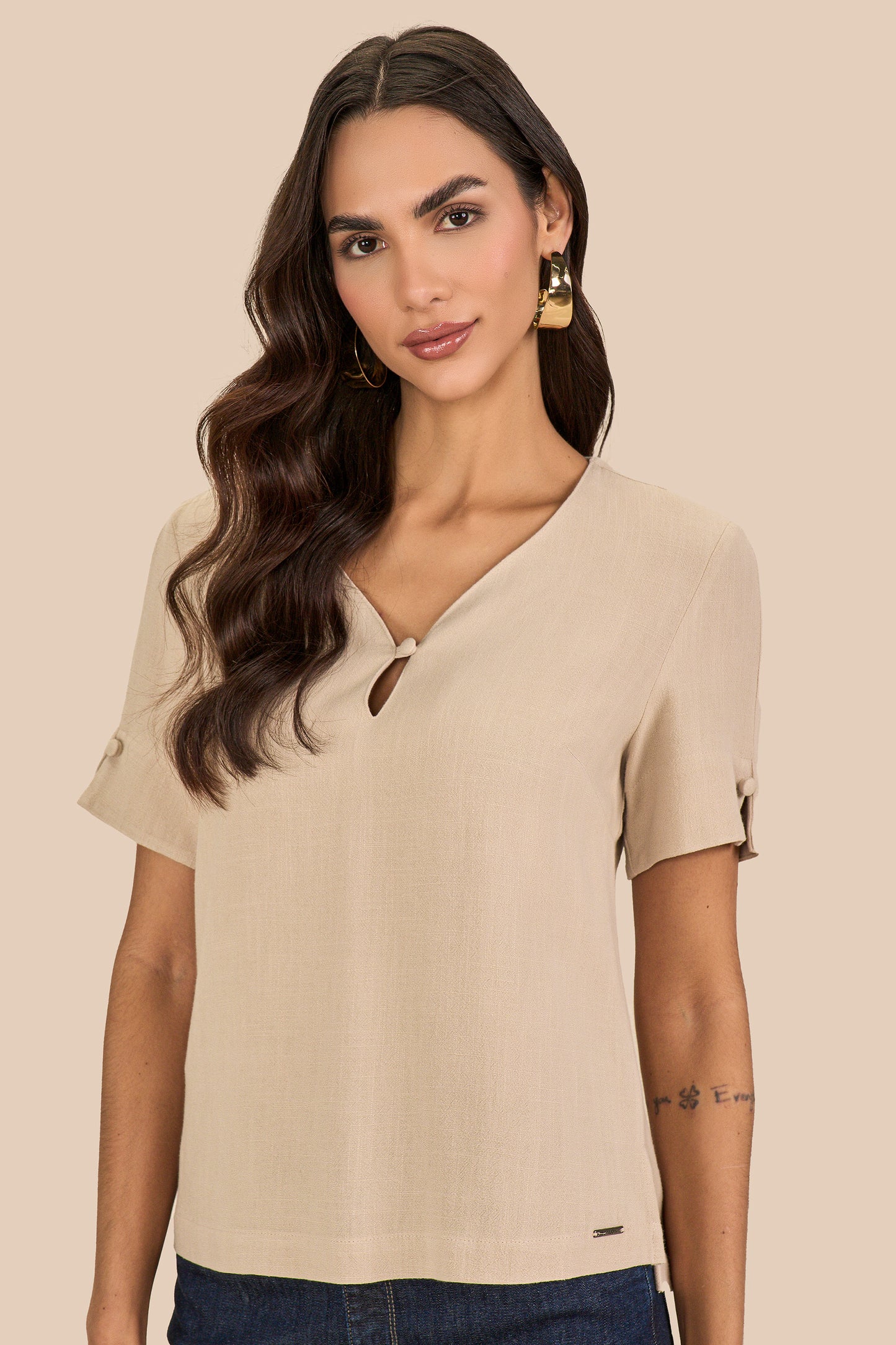 blusa viscose manga curta com abertura mangas