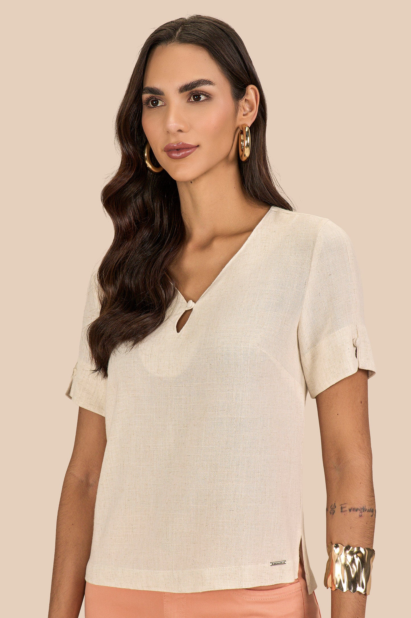 blusa viscose manga curta com abertura mangas