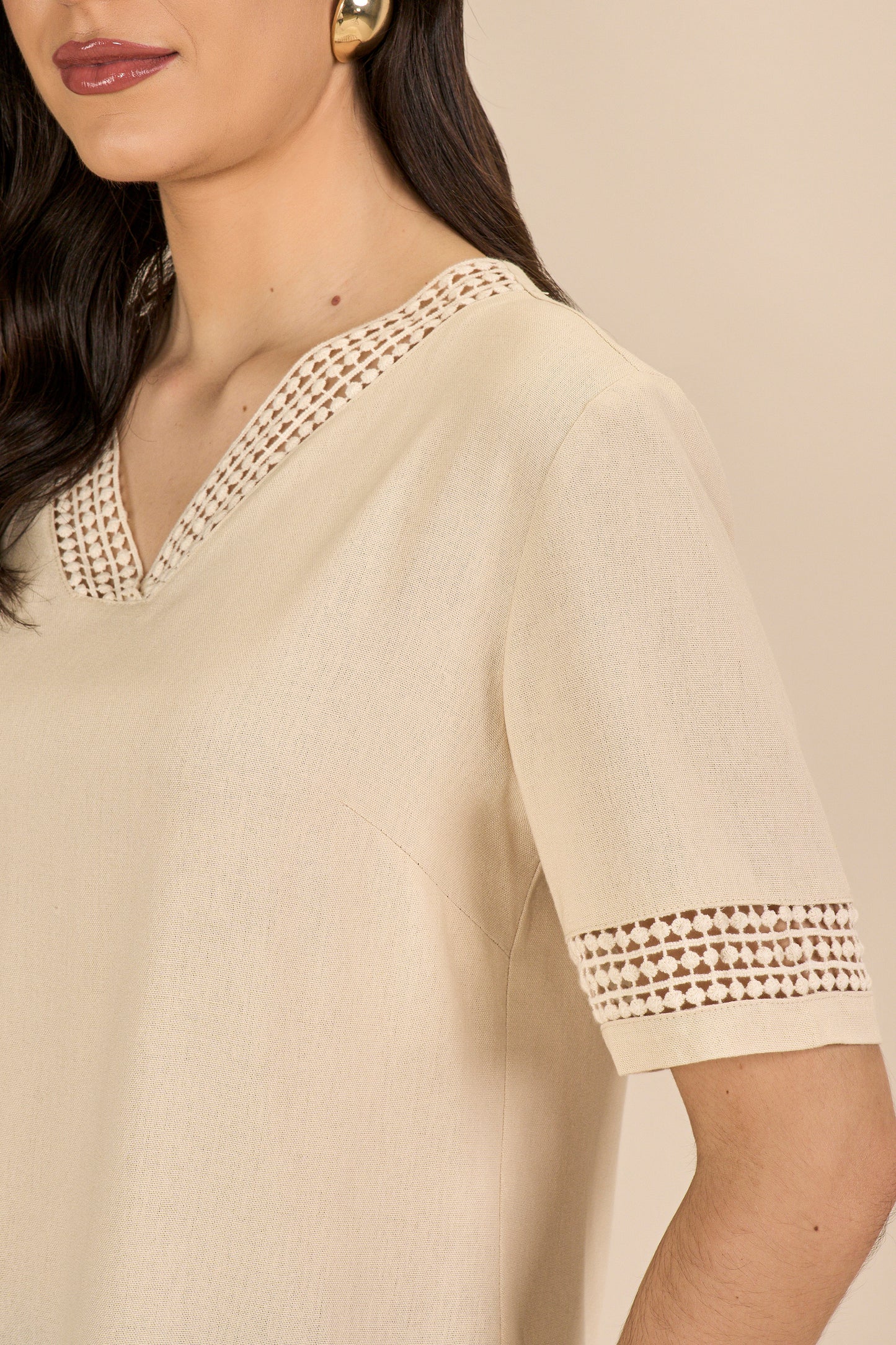 blusa viscose manga curta com entremeios