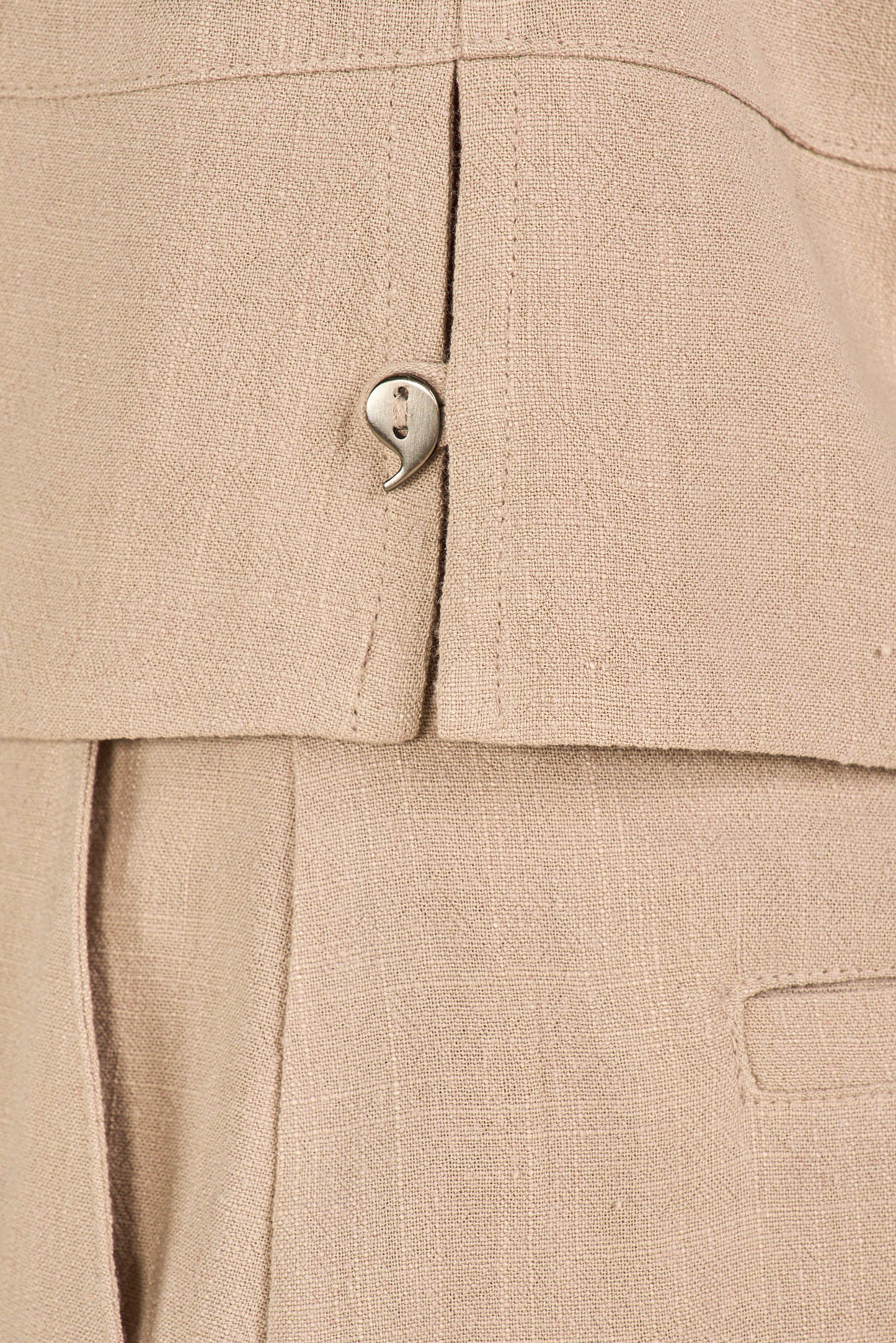 blusa viscose sem manga com botões laterais