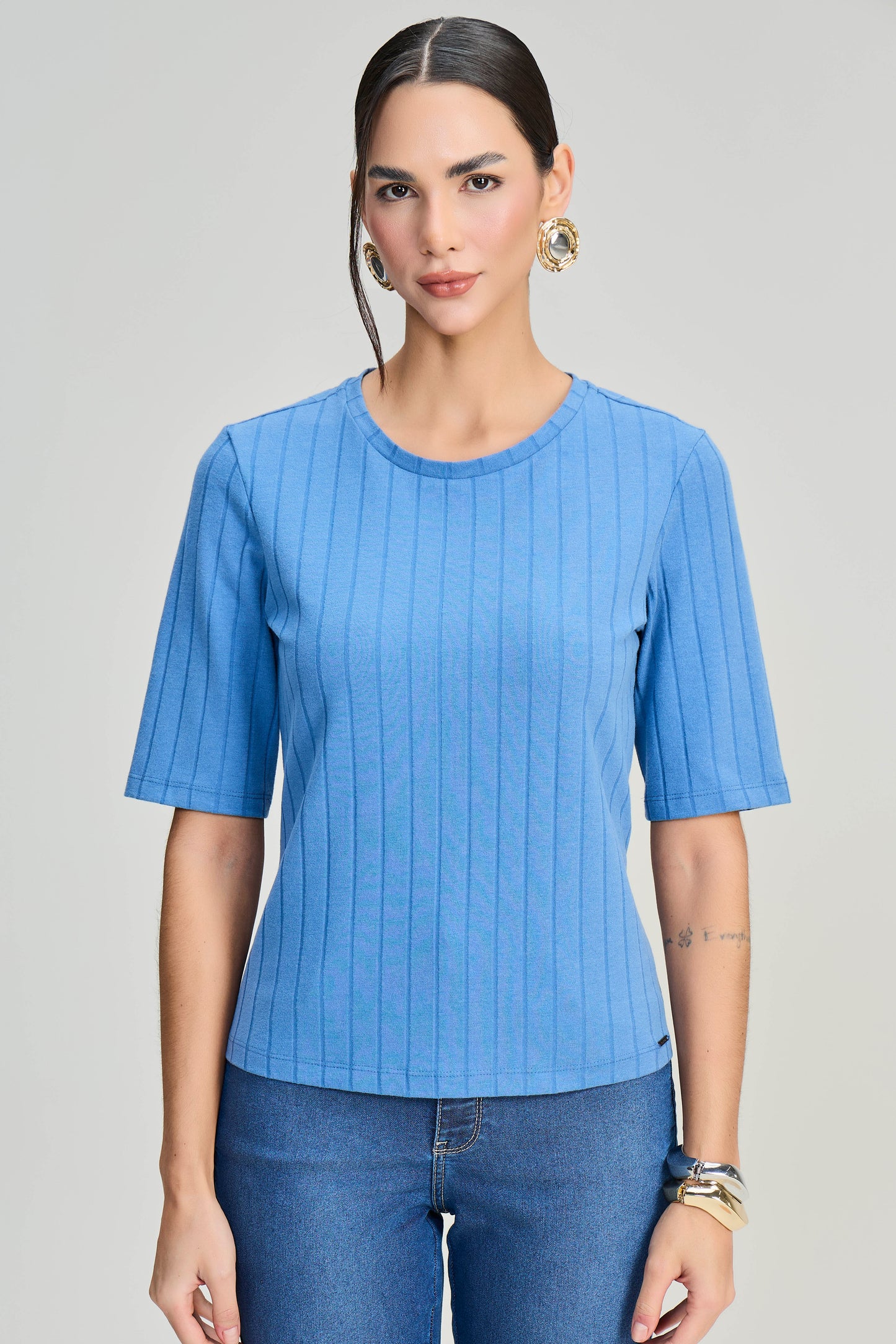blusa malha canelada manga curta